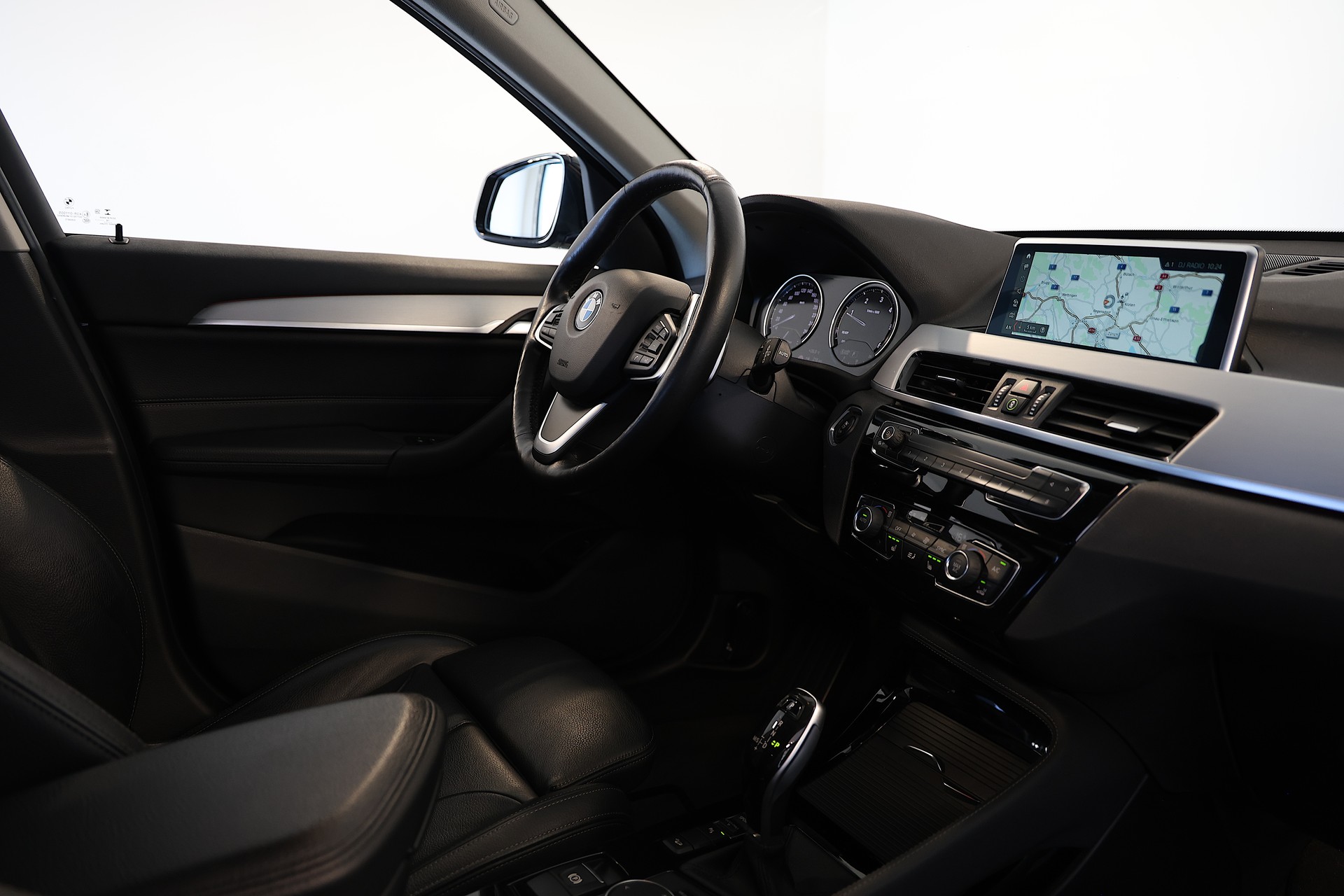BMW X1 xDrive 18d Sport Line Steptronic-image-12
