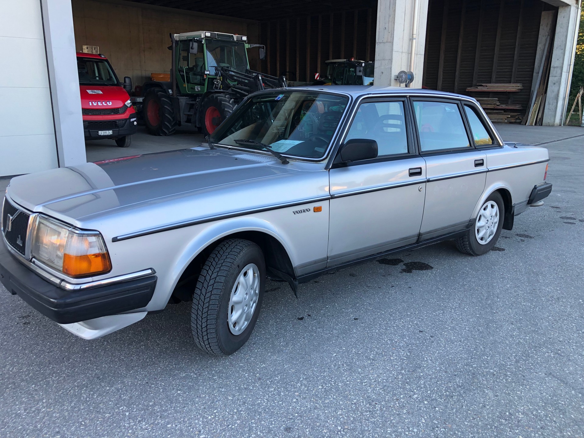 VOLVO 240 2.3 GLT (GL)-image-1