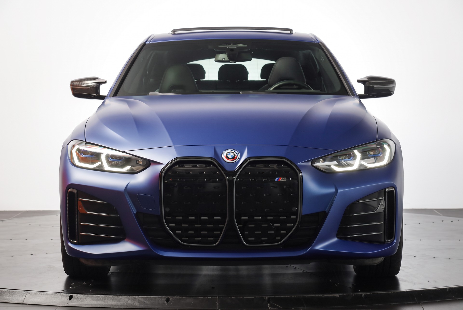 BMW i4 M50 M Sport Pro Frozen Portimau FULL OPTIONS-showroom-element-1
