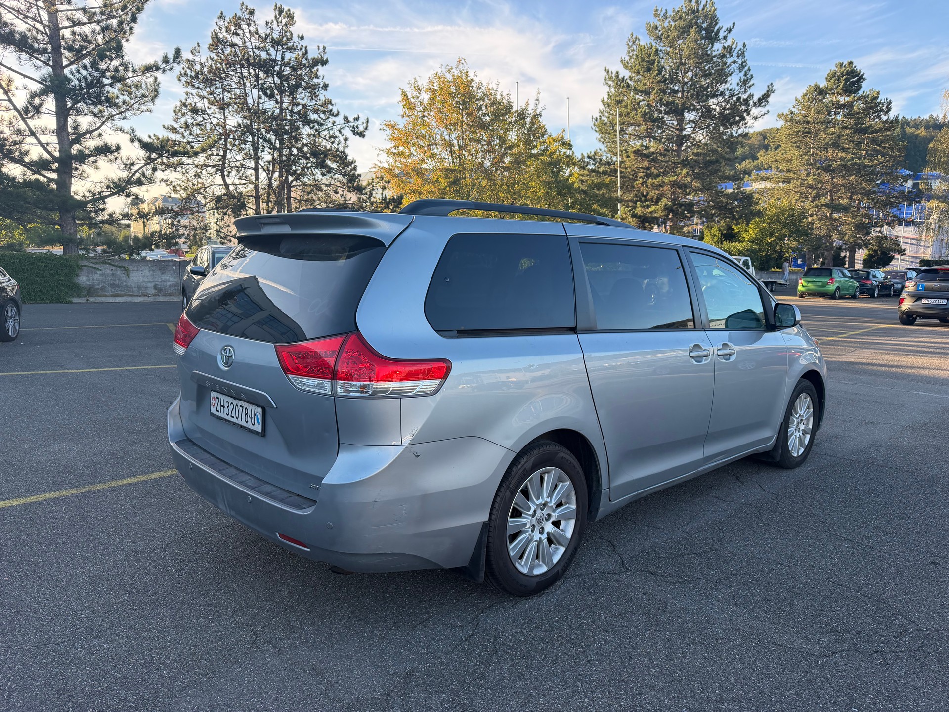 TOYOTA Sienna 3.5 A 4WD-showroom-element-1