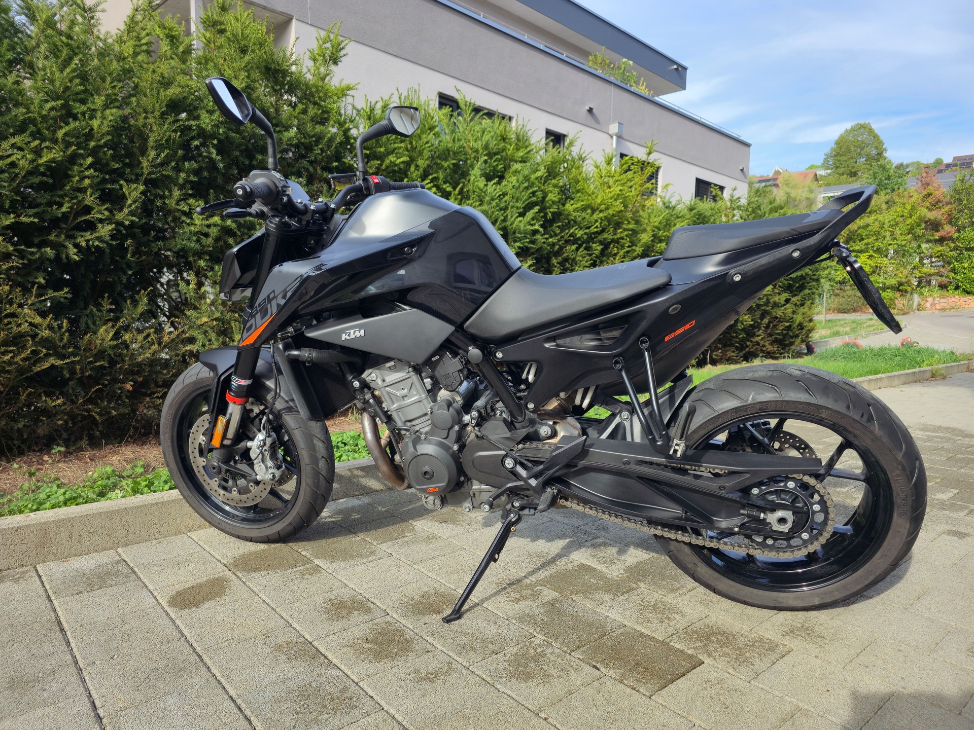 KTM 890 Duke ABS-image-2