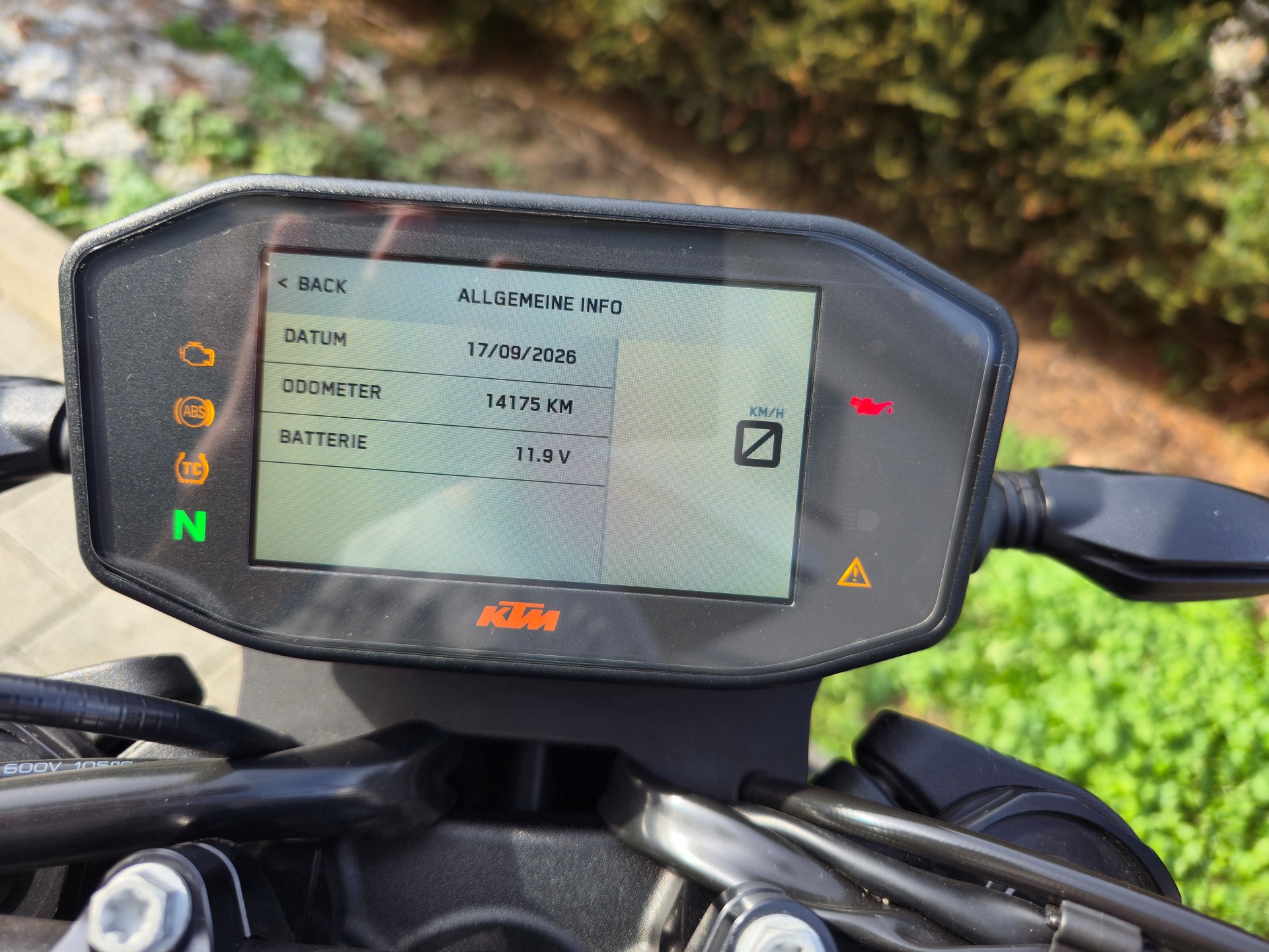 KTM 890 Duke ABS-image-7