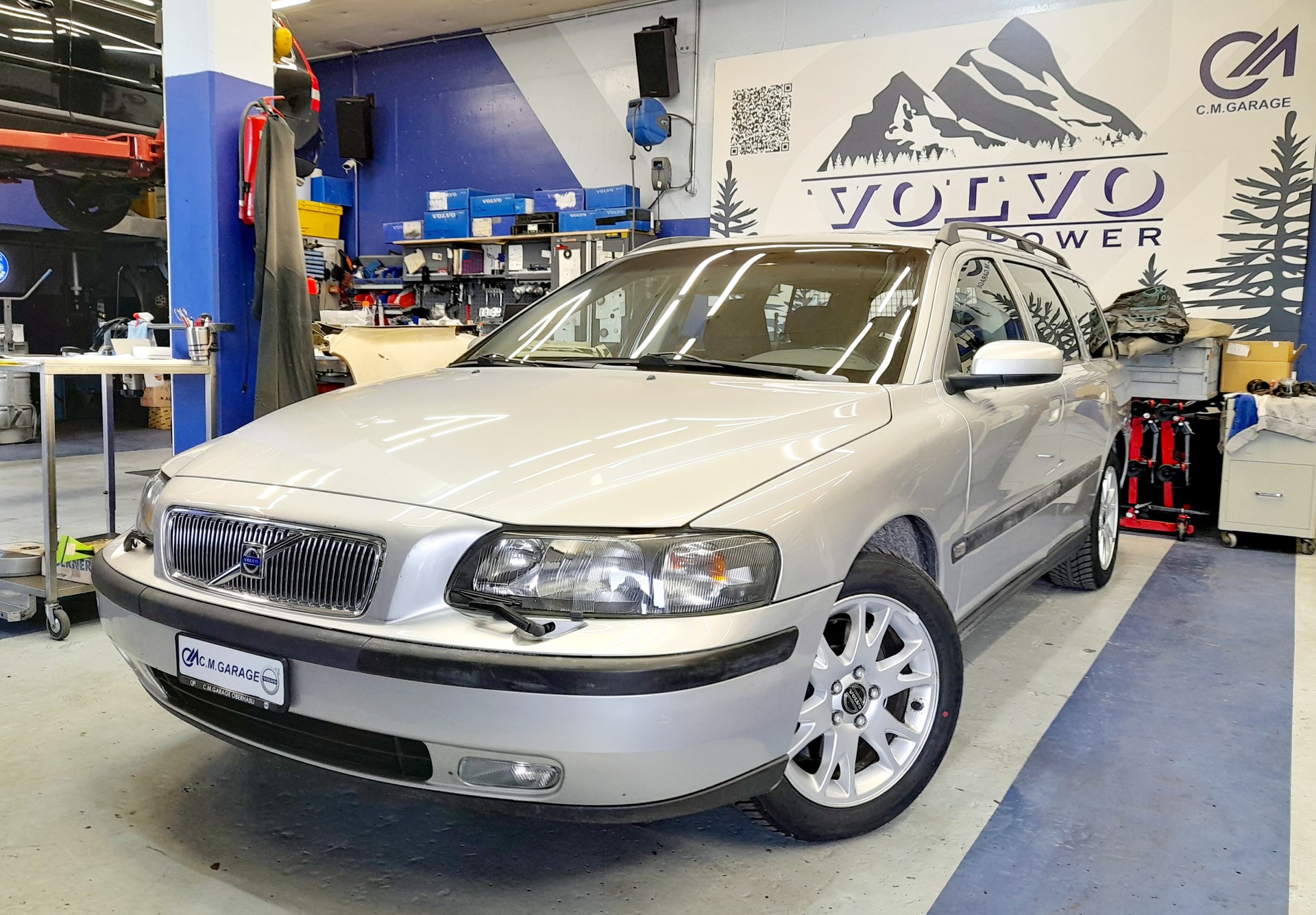 VOLVO V70 2.4D Titanium Edition