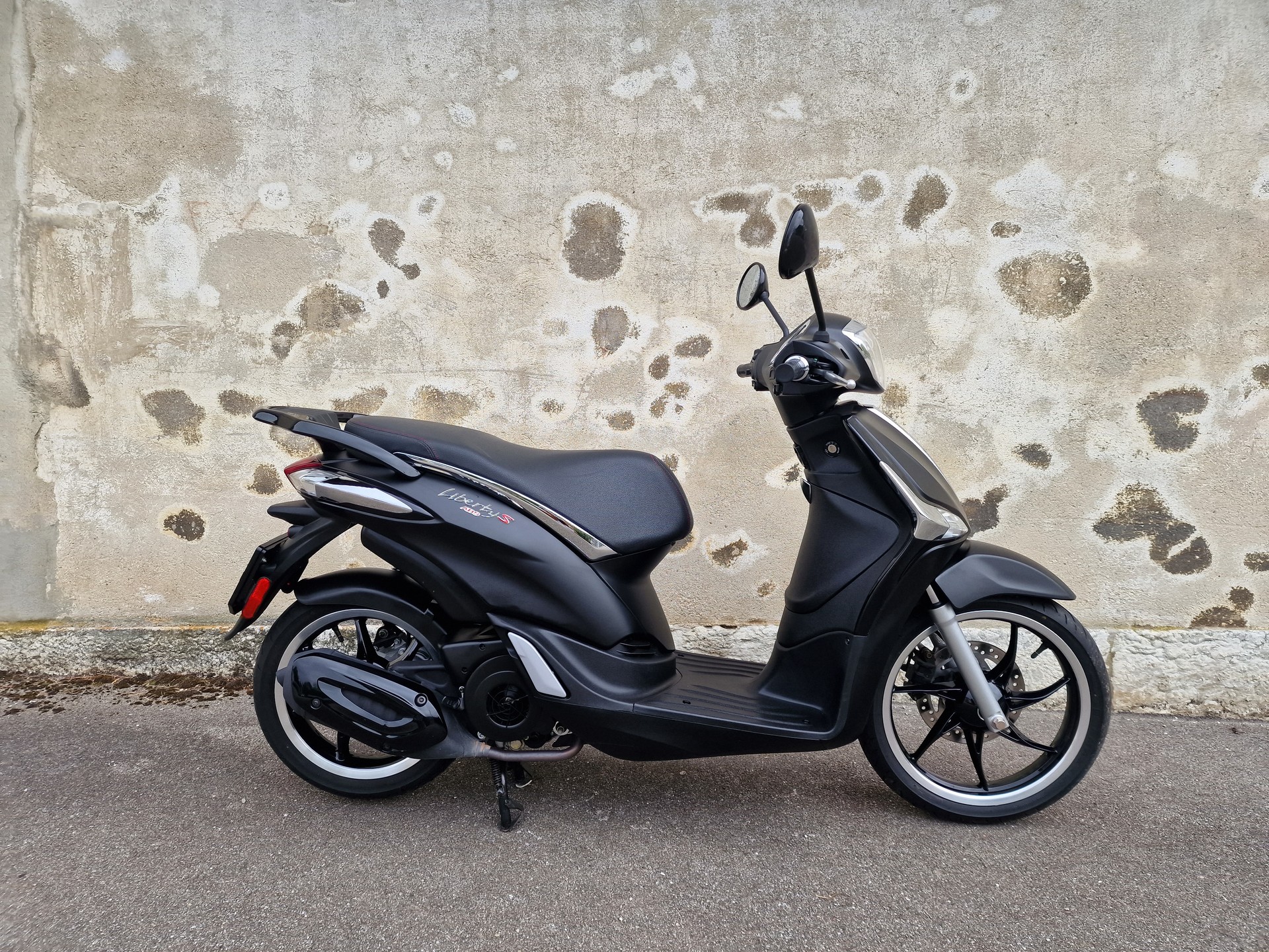 PIAGGIO Liberty 125 iGet Sport ABS-image-1
