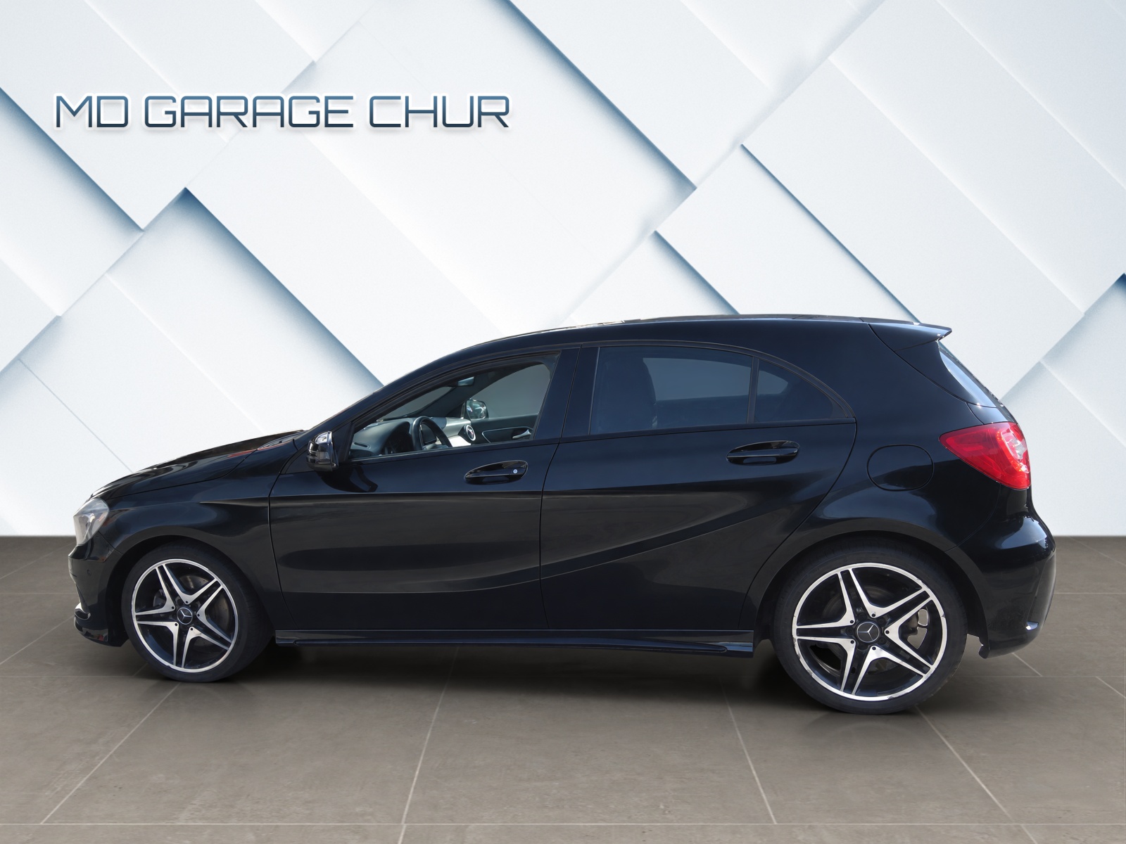 MERCEDES-BENZ A 250 AMG Line 4Matic 7G-DCT-showroom-element-2