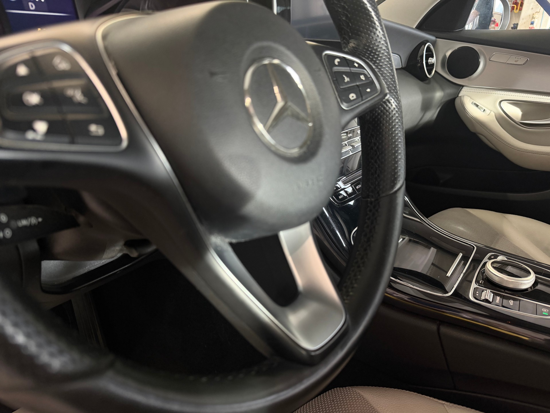MERCEDES-BENZ C 400 Avantgarde 4Matic 7G-Tronic-image-9