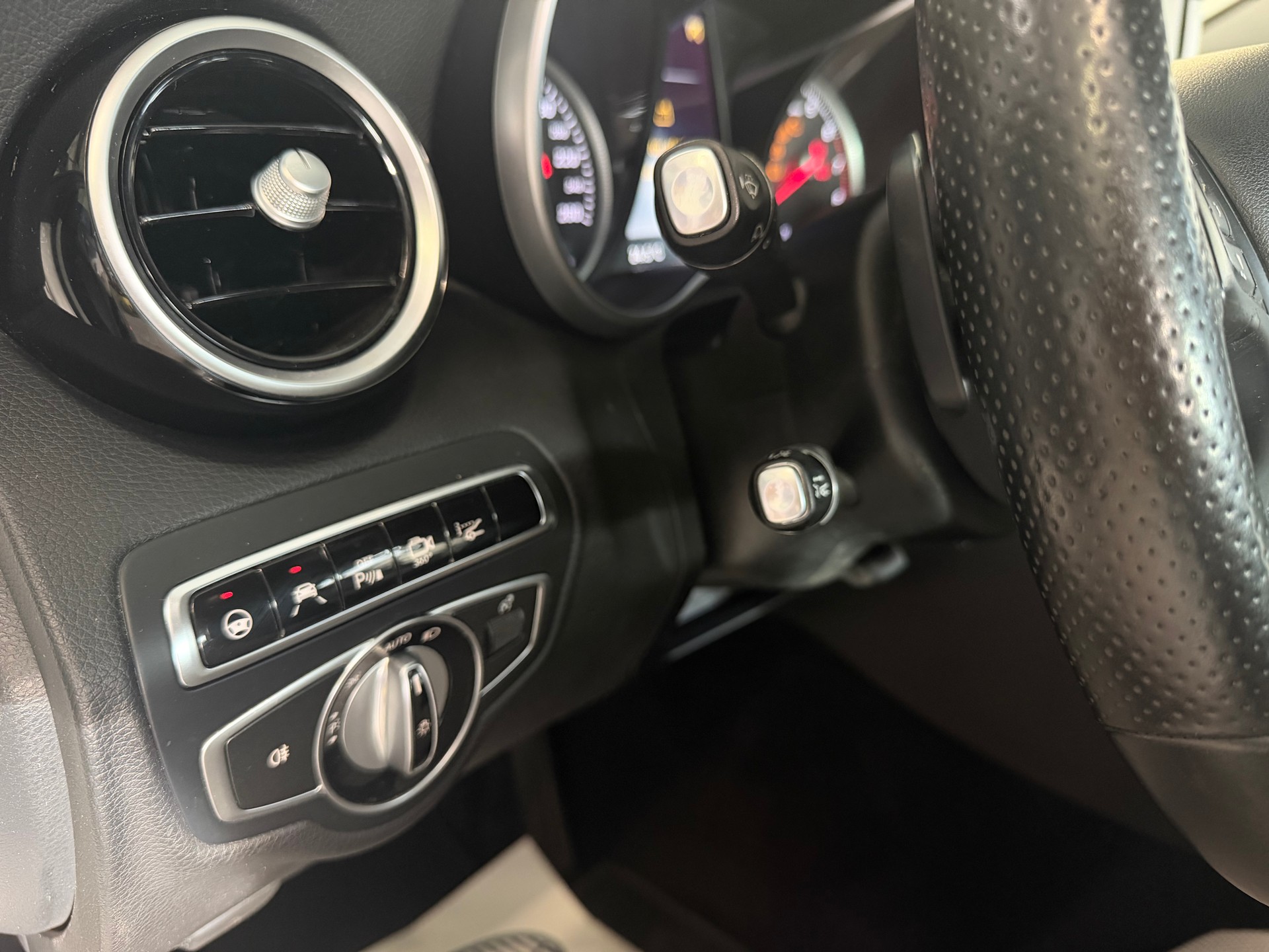 MERCEDES-BENZ C 400 Avantgarde 4Matic 7G-Tronic-image-10