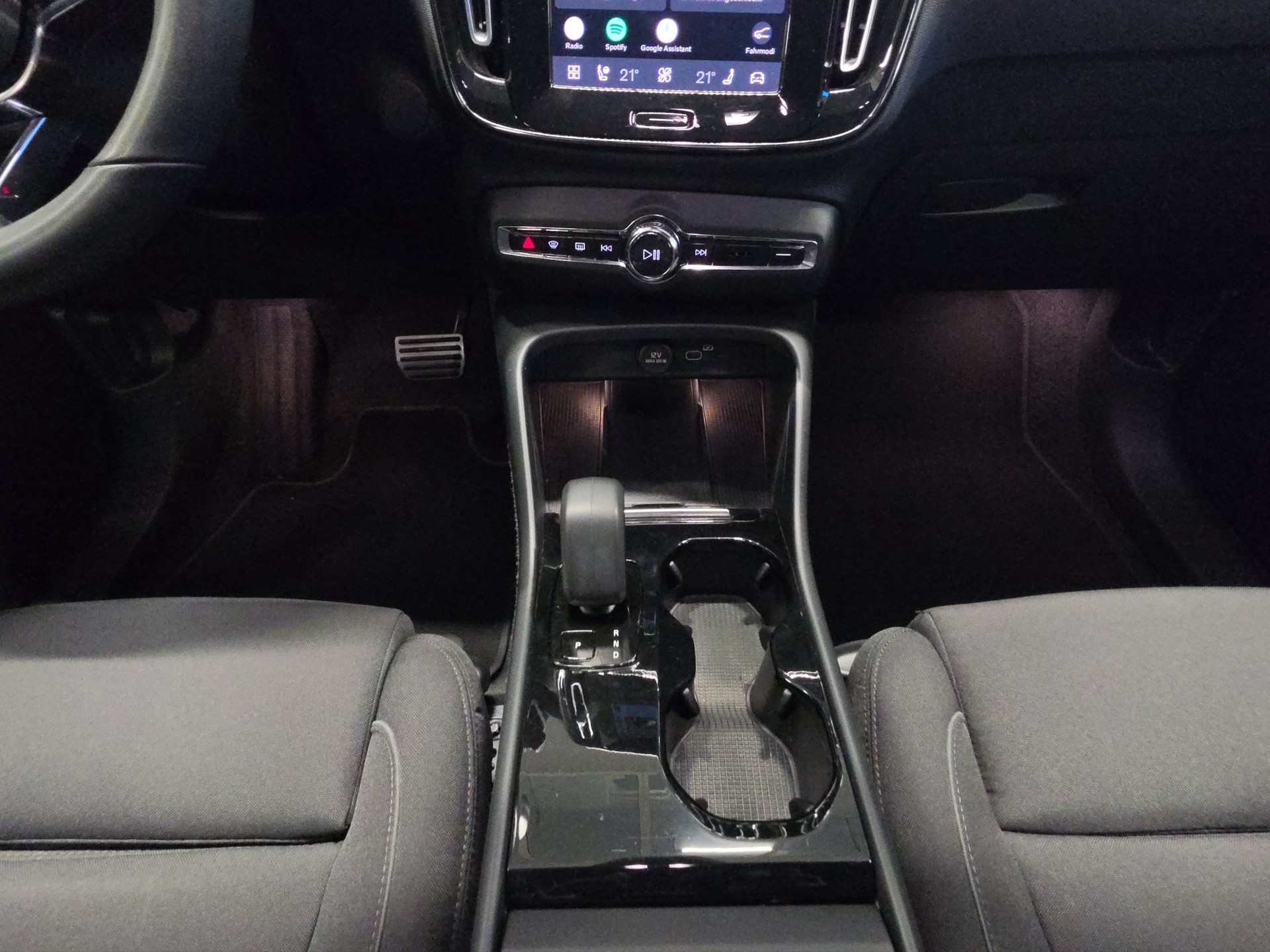 VOLVO XC40 P6 Plus-image-11
