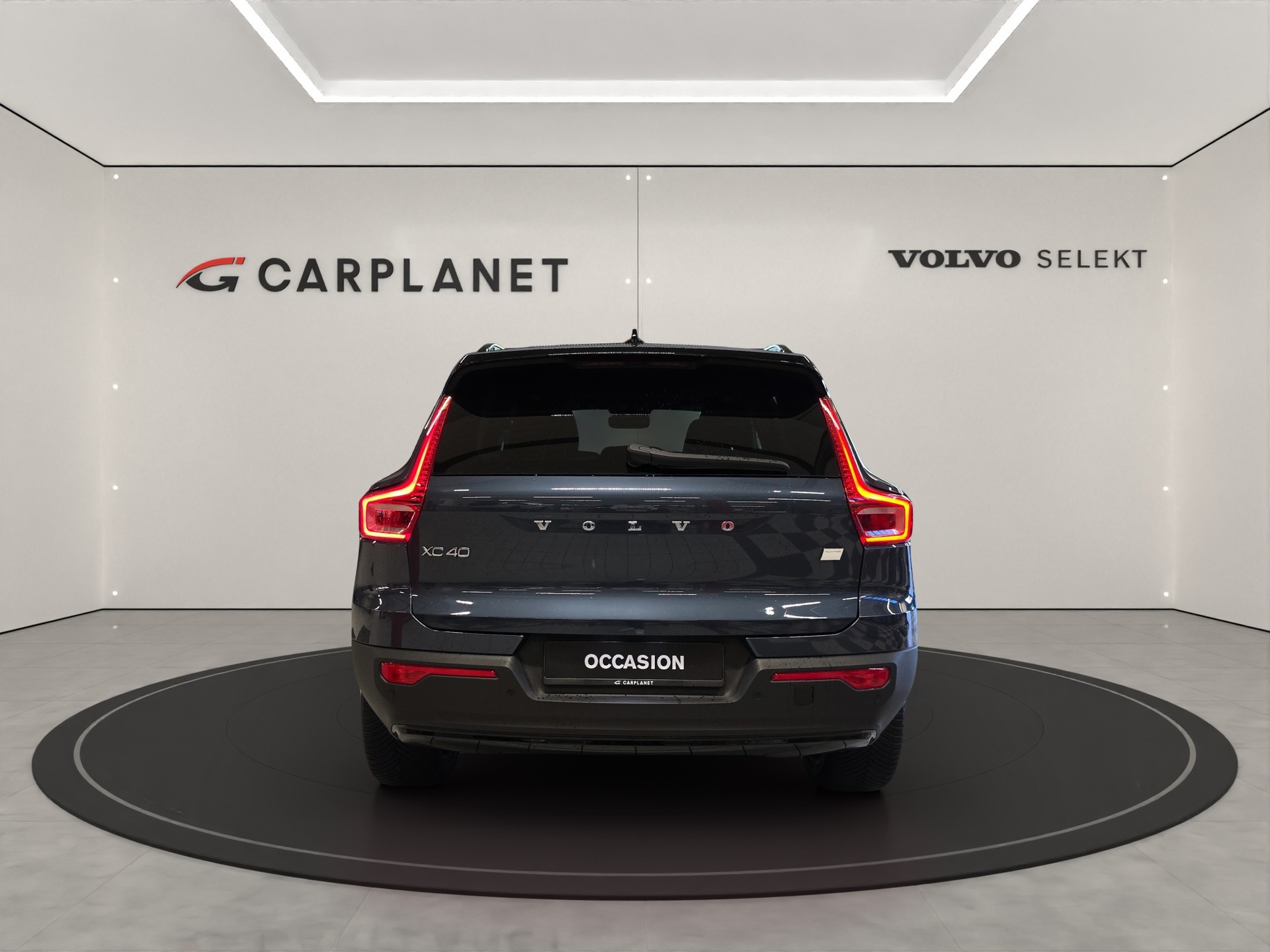 VOLVO XC40 P6 Plus-showroom-element-1