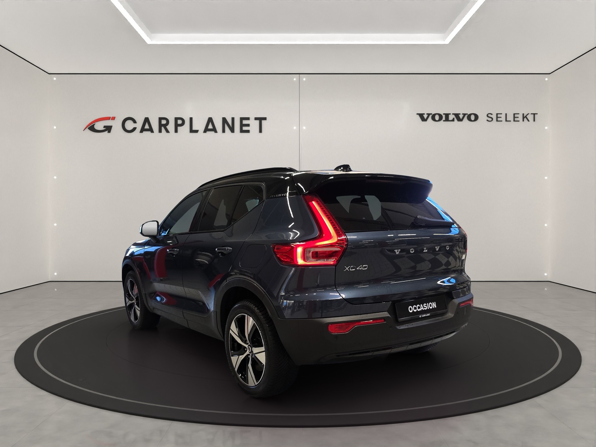 VOLVO XC40 P6 Plus-showroom-element-3