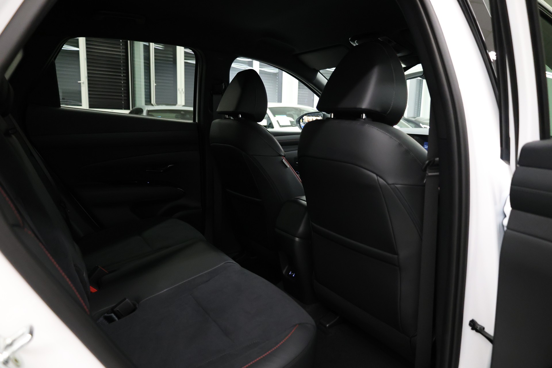HYUNDAI Tucson 1.6 T-GDi PHEV N-Line 4WD-image-32