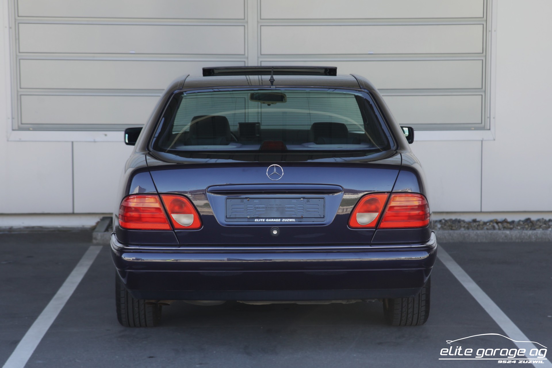 MERCEDES-BENZ E 420 Avantgarde Automatic-image-3