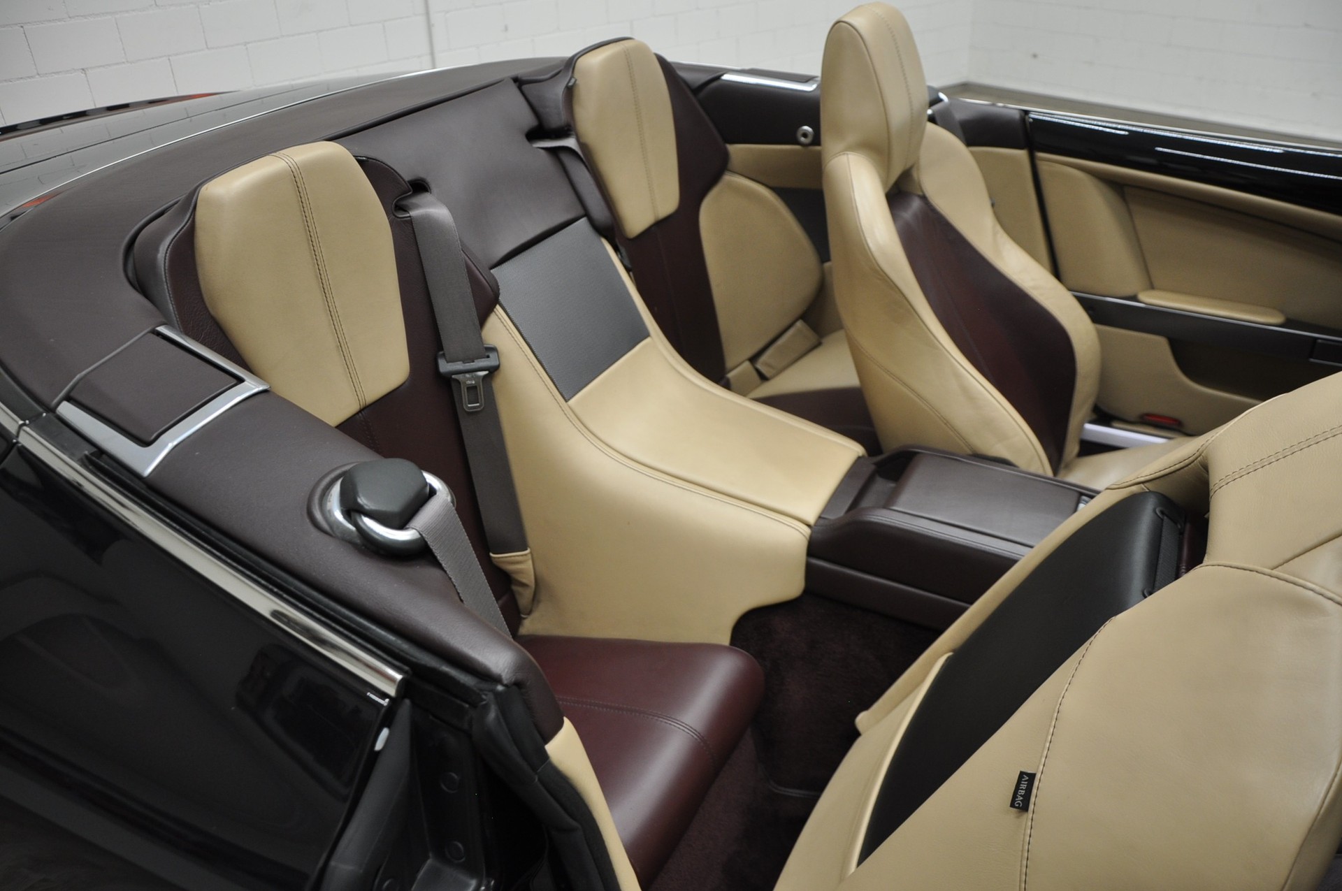 ASTON MARTIN DB9 Volante Touchtronic 2-image-15