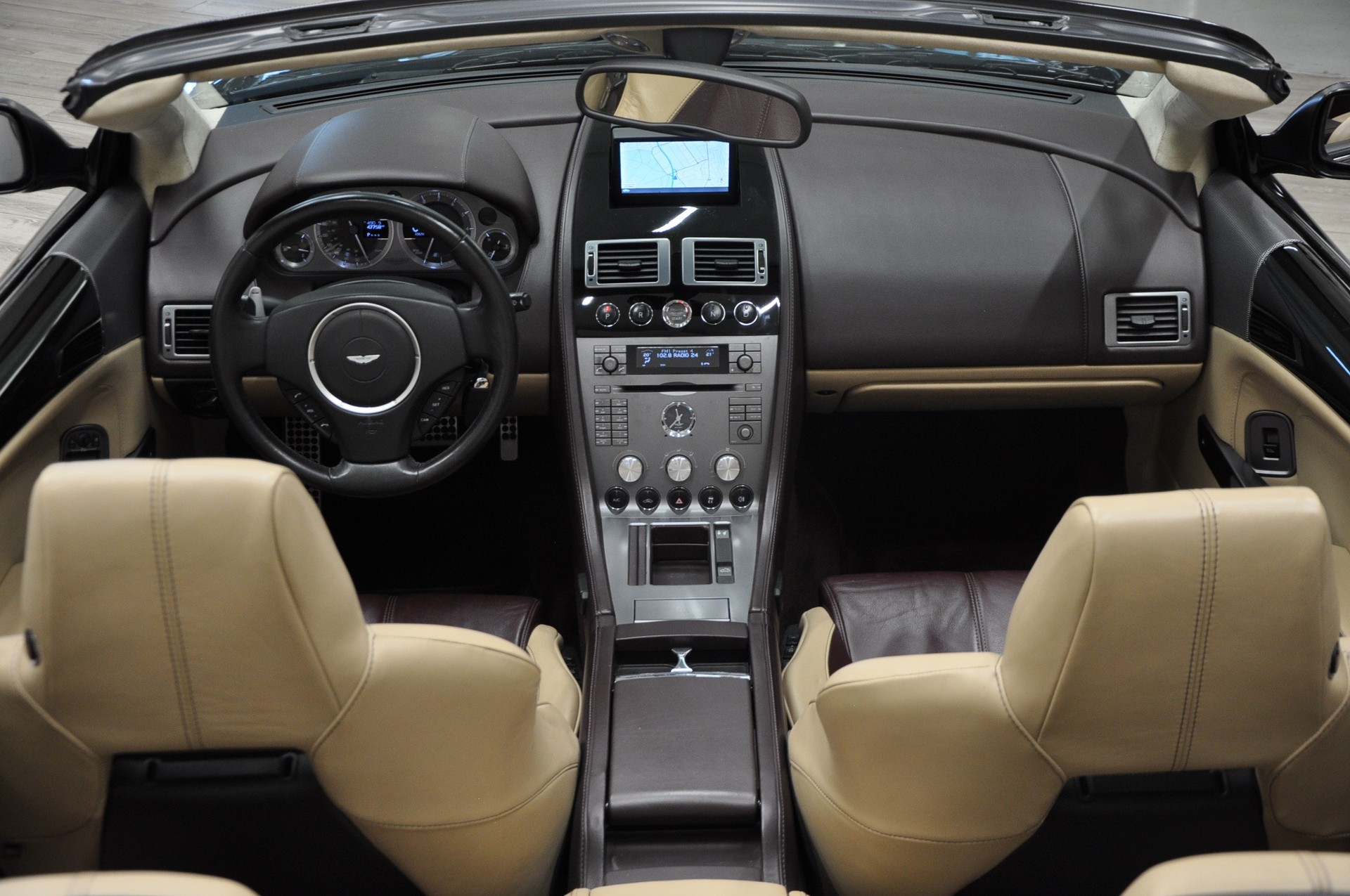 ASTON MARTIN DB9 Volante Touchtronic 2-image-17