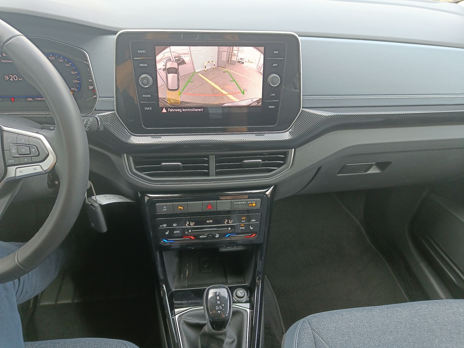 VW T-Cross 1.0 TSI 115 Style DSG*AHK*IQ Light*Kamera*-image-11