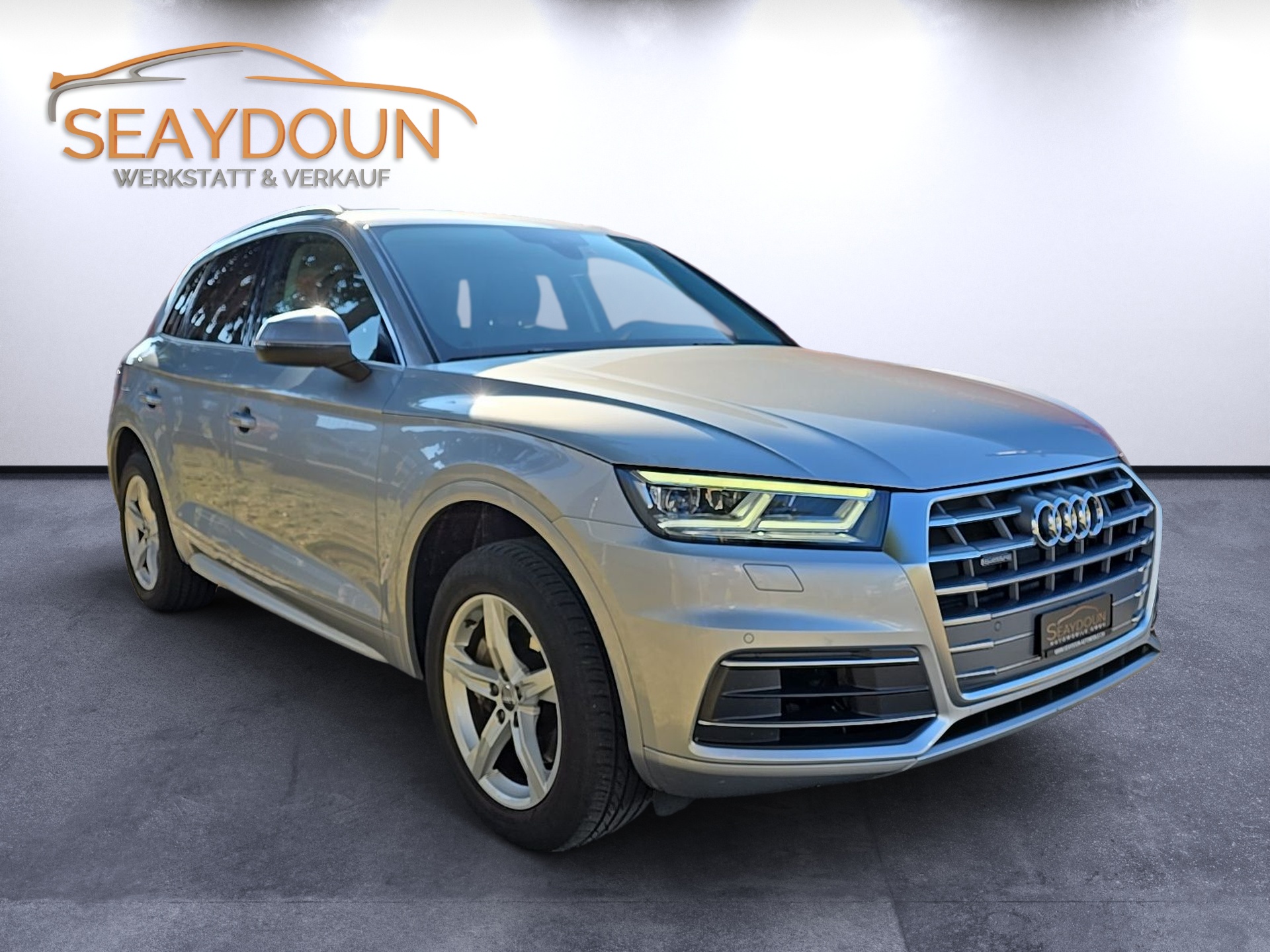 AUDI Q5 2.0 TFSI quattro S-tronic-showroom-element-3