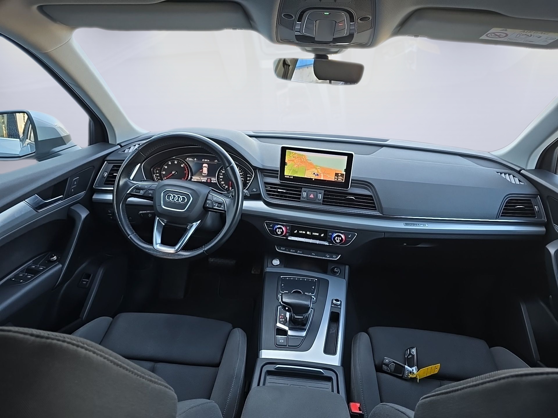 AUDI Q5 2.0 TFSI quattro S-tronic-image-9