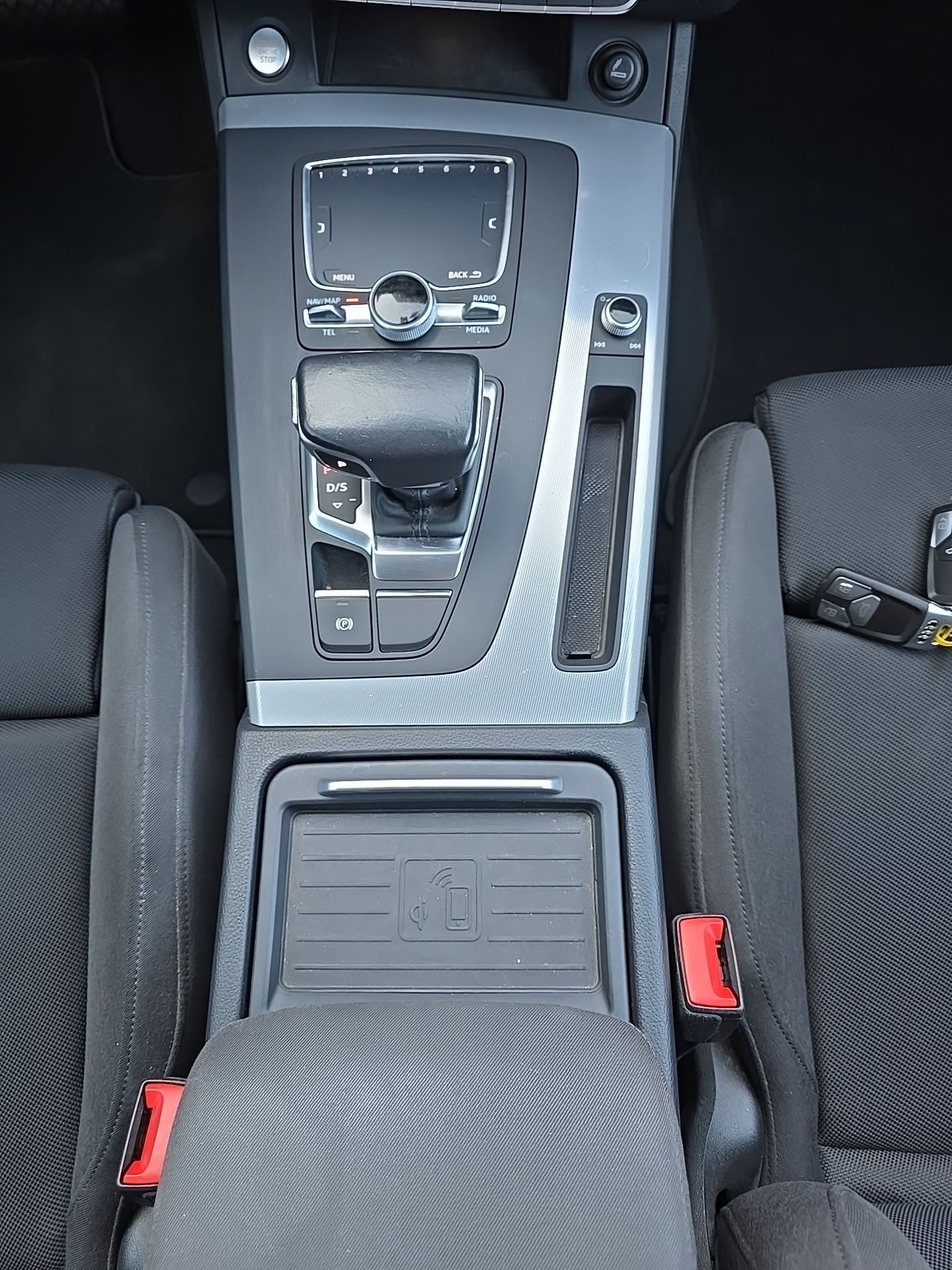 AUDI Q5 2.0 TFSI quattro S-tronic-image-19