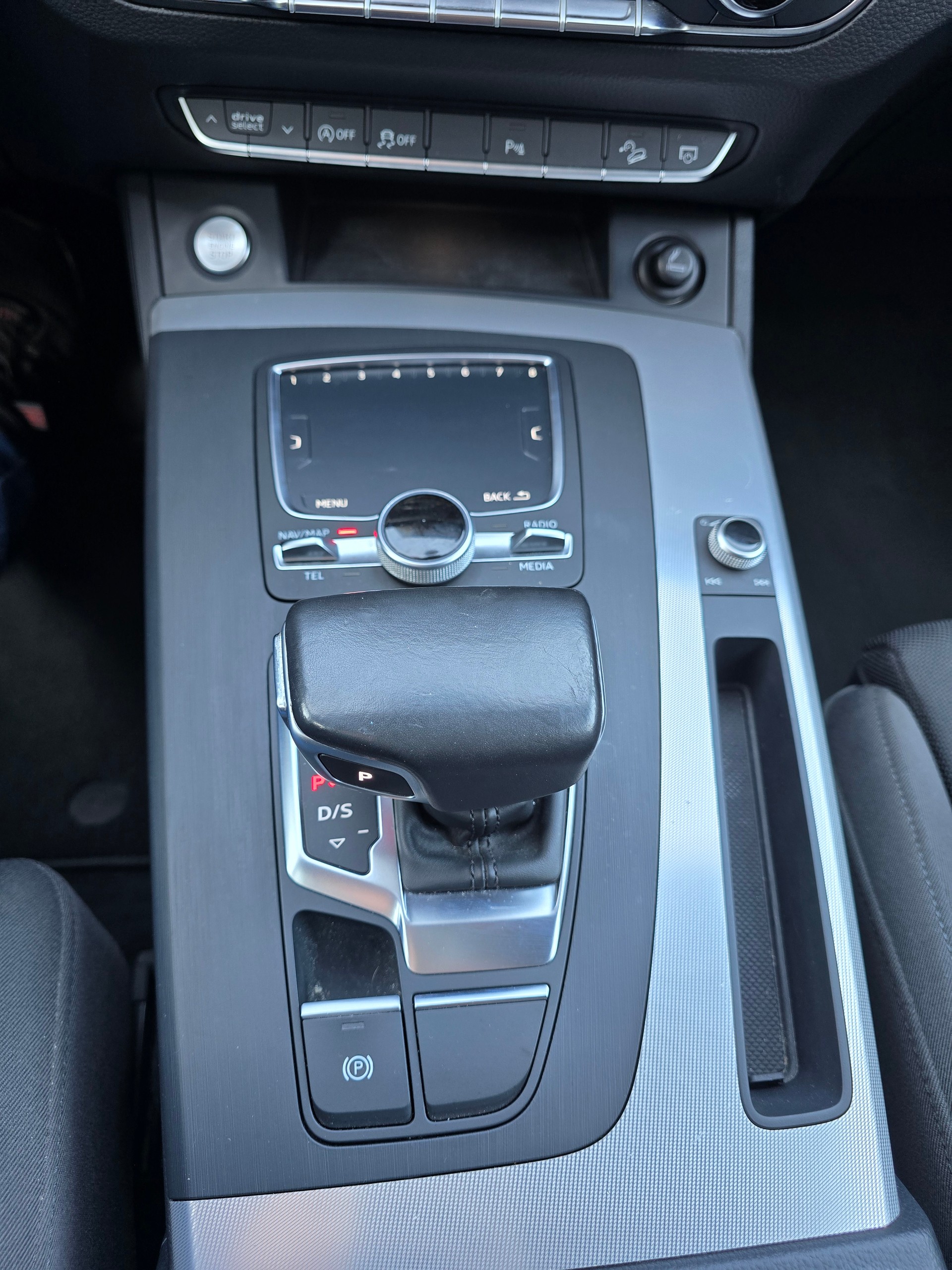 AUDI Q5 2.0 TFSI quattro S-tronic-image-14