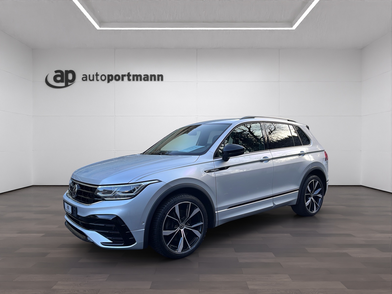 VW Tiguan 2.0 TDI SCR R-Line 4Motion DSG-image-2