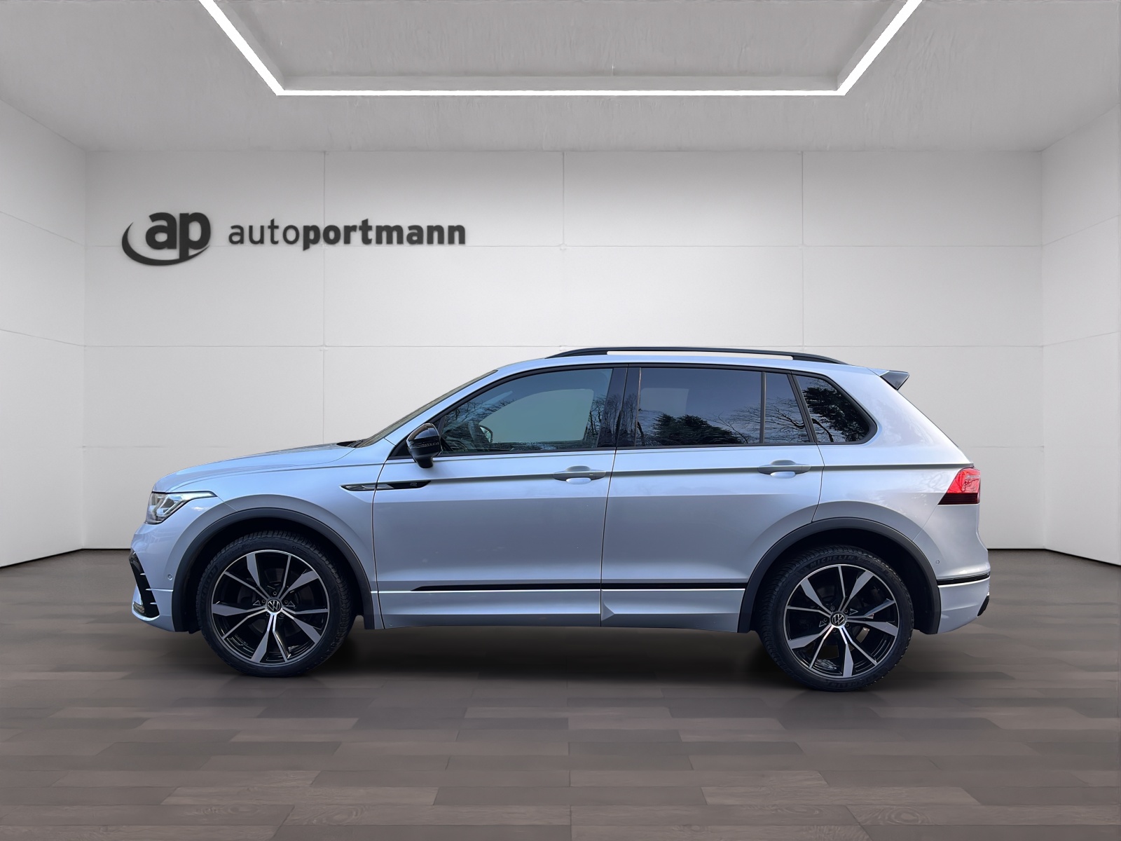 VW Tiguan 2.0 TDI SCR R-Line 4Motion DSG-image-3