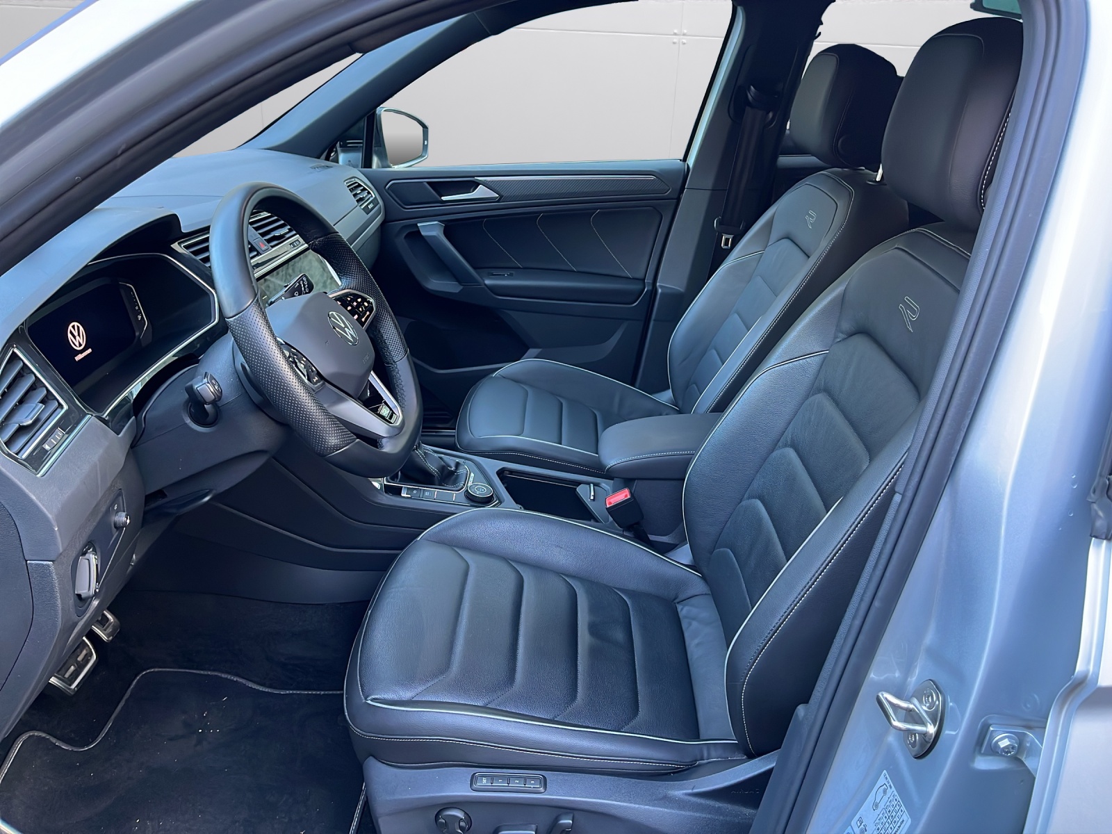 VW Tiguan 2.0 TDI SCR R-Line 4Motion DSG-image-7