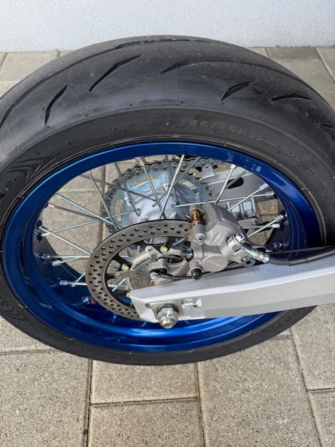 SUZUKI Supermotard DR-Z4 SM-image-2