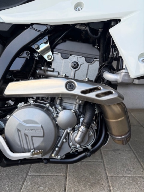 SUZUKI Supermotard DR-Z4 SM-image-1