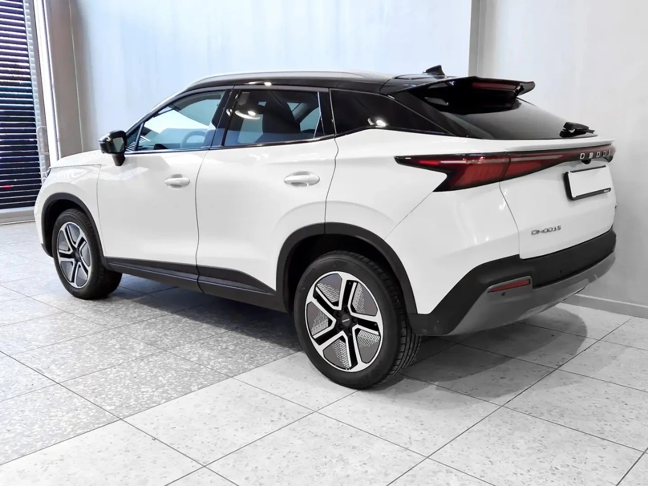 OMODA 5 EV PREMIUM-image-1