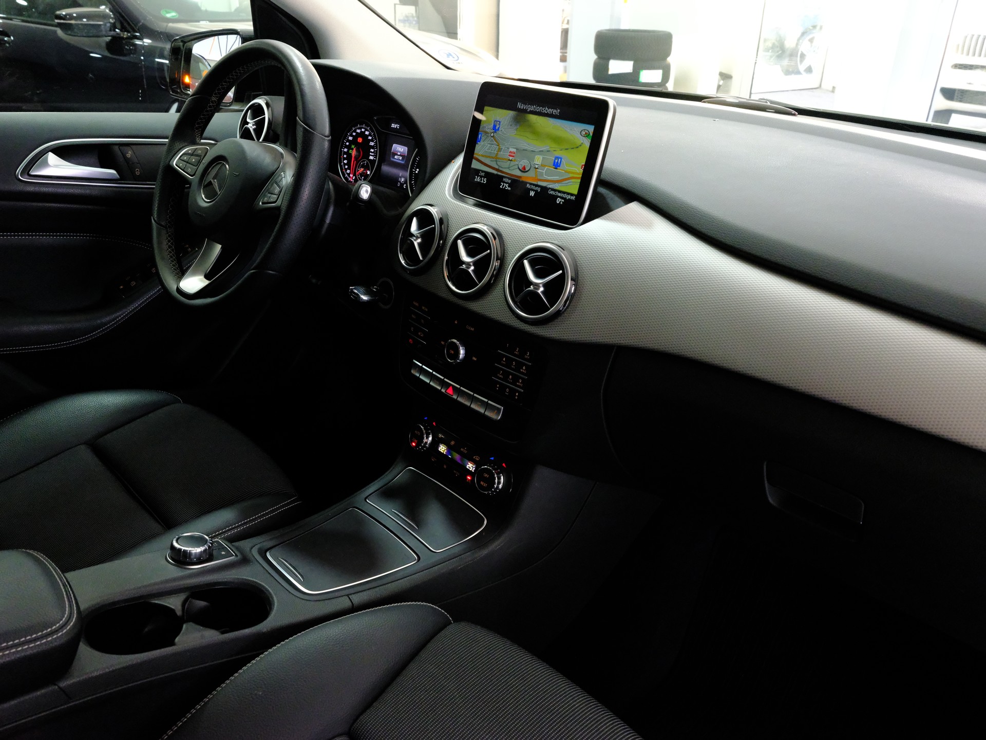 MERCEDES-BENZ B 220 CDI 4Matic 7G-DCT-image-12