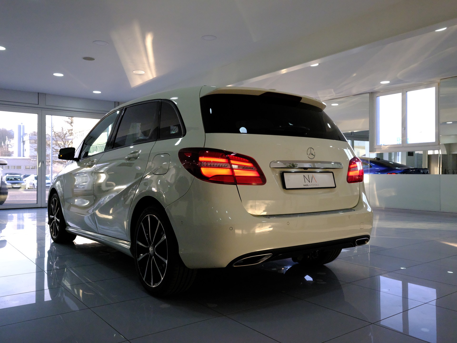 MERCEDES-BENZ B 220 CDI 4Matic 7G-DCT-image-6