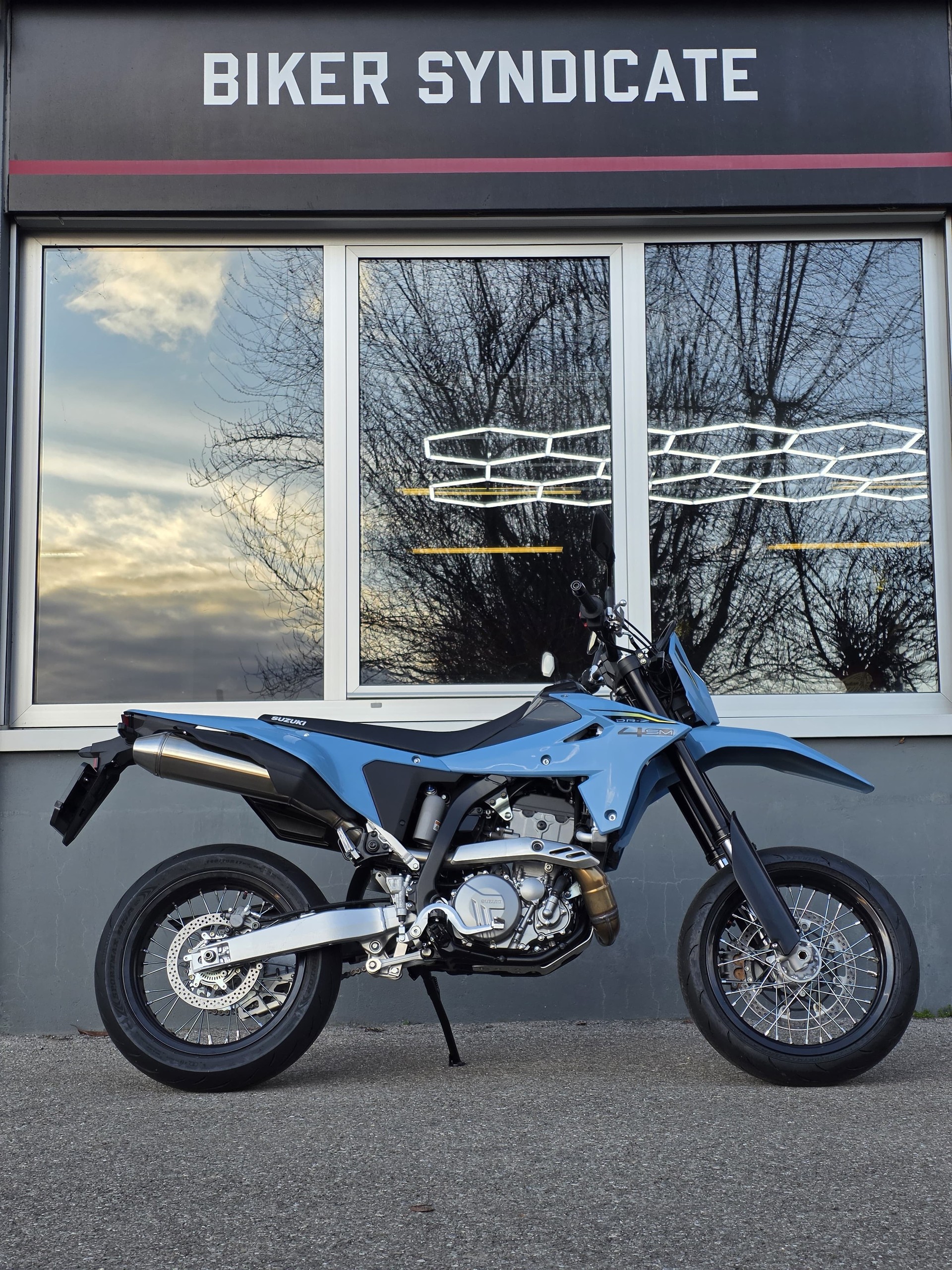 SUZUKI DR-Z4SM-image-1