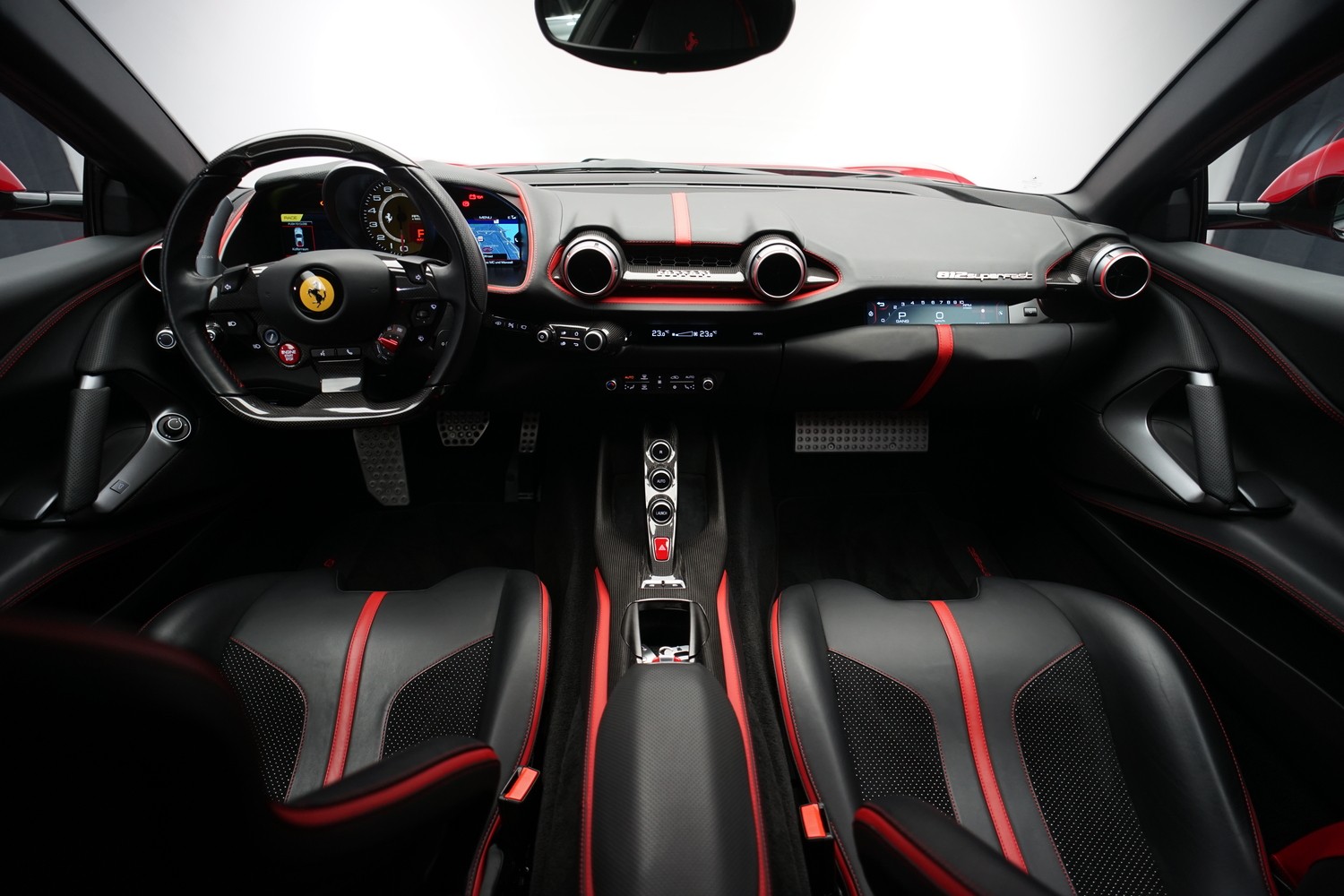 FERRARI 812 Superfast *NOVITEC* *Garantie* *CH-Fahrzeug*-image-13