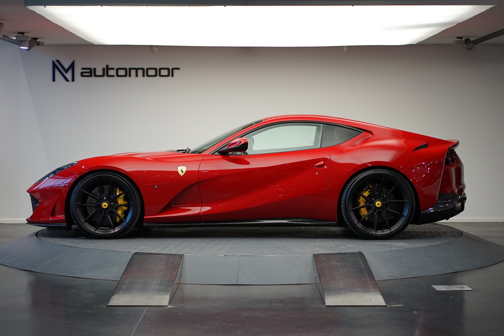FERRARI 812 Superfast *NOVITEC* *Garantie* *CH-Fahrzeug*-image-7