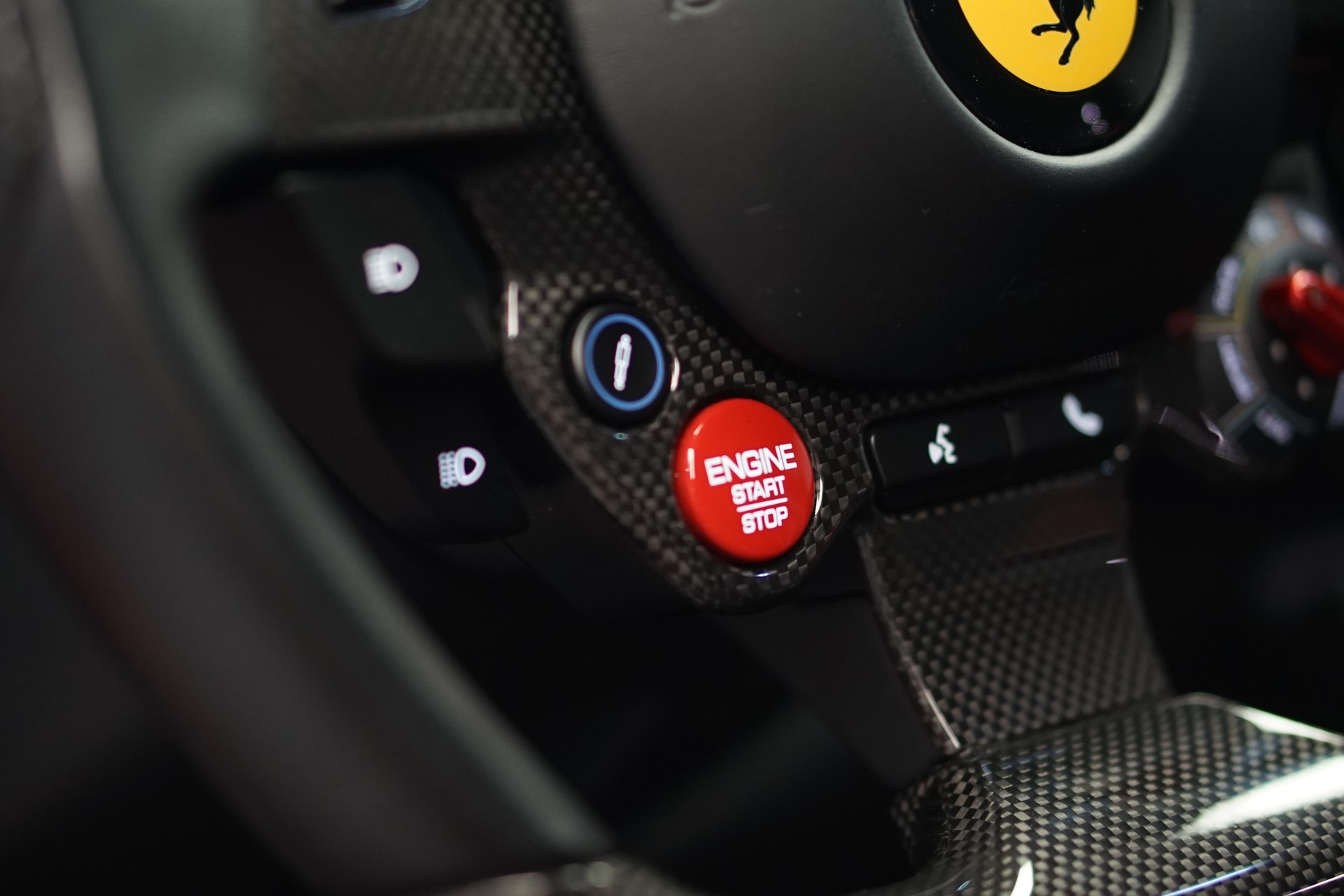 FERRARI 812 Superfast *NOVITEC* *Garantie* *CH-Fahrzeug*-image-23