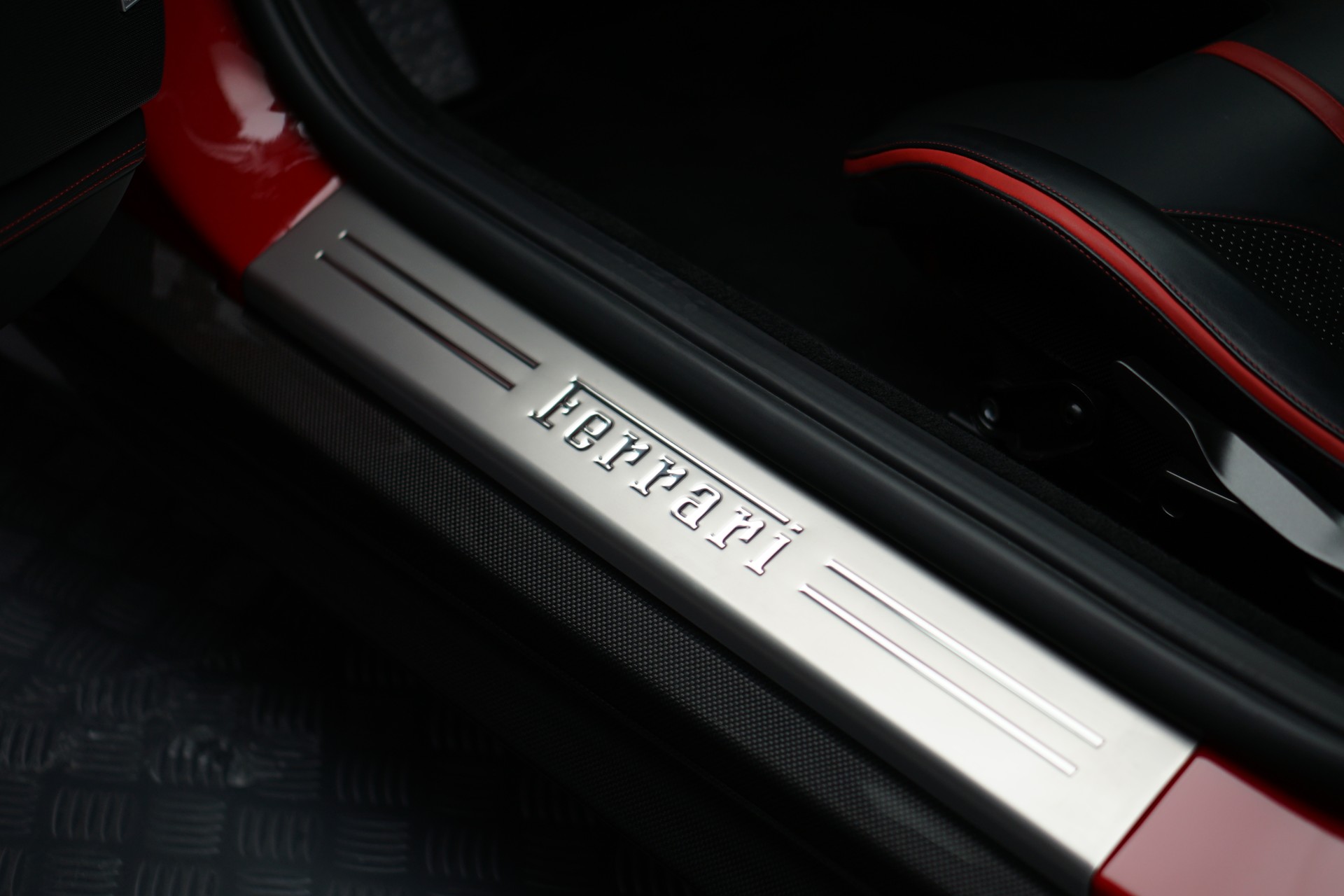 FERRARI 812 Superfast *NOVITEC* *Garantie* *CH-Fahrzeug*-image-36