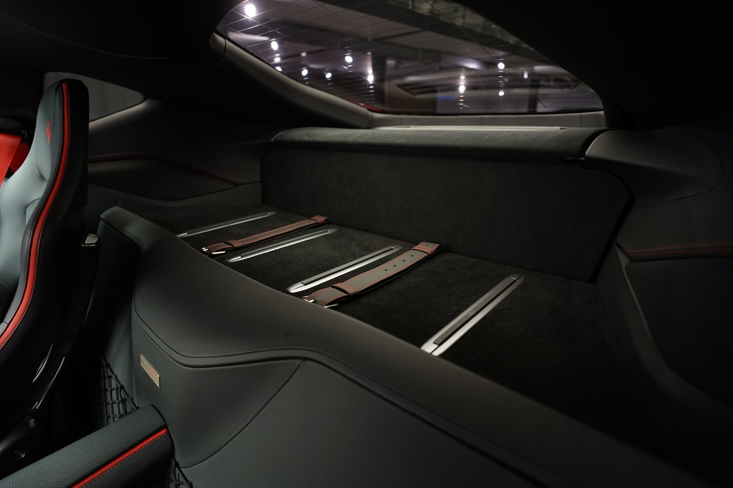 FERRARI 812 Superfast *NOVITEC* *Garantie* *CH-Fahrzeug*-image-19
