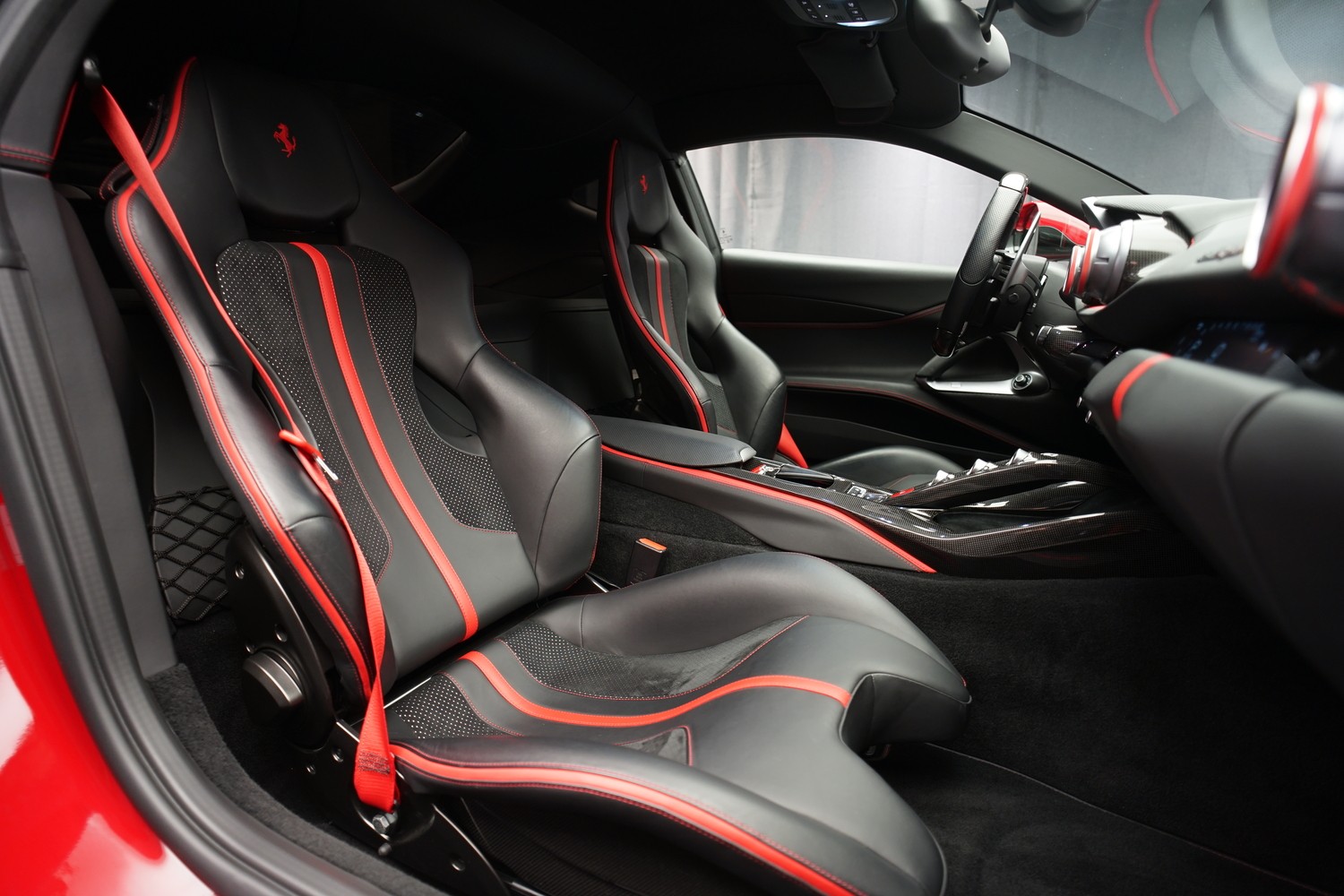 FERRARI 812 Superfast *NOVITEC* *Garantie* *CH-Fahrzeug*-image-17