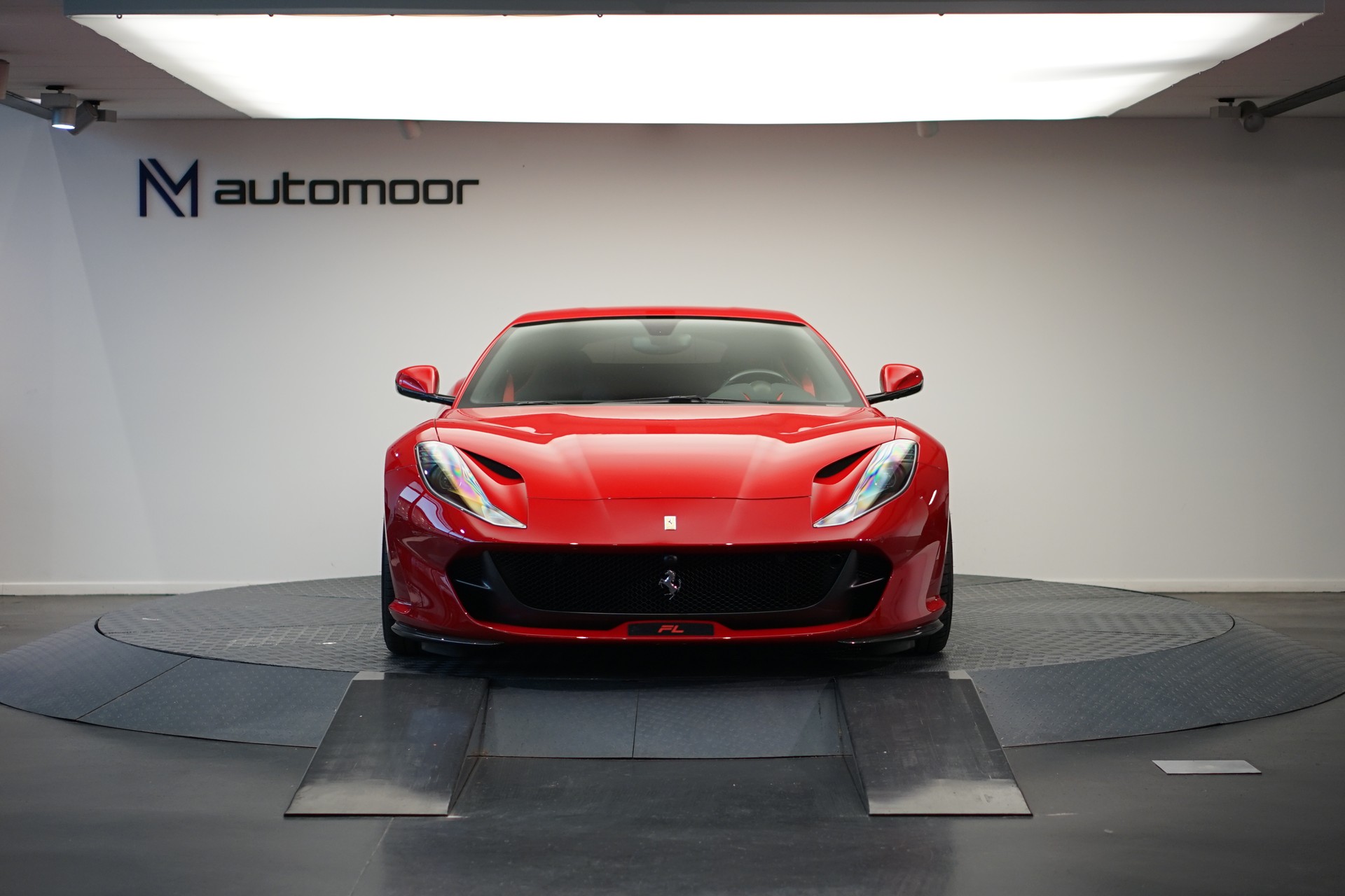 FERRARI 812 Superfast *NOVITEC* *Garantie* *CH-Fahrzeug*-showroom-element-1