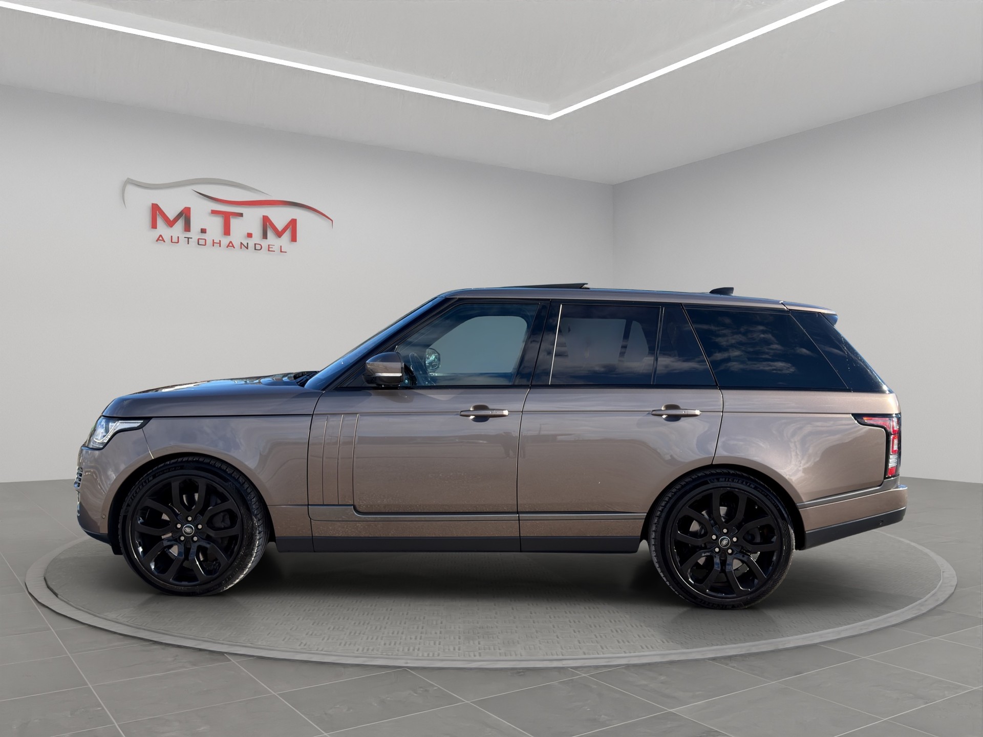 LAND ROVER Range Rover 4.4 SDV8 Vogue Automatic-image-5