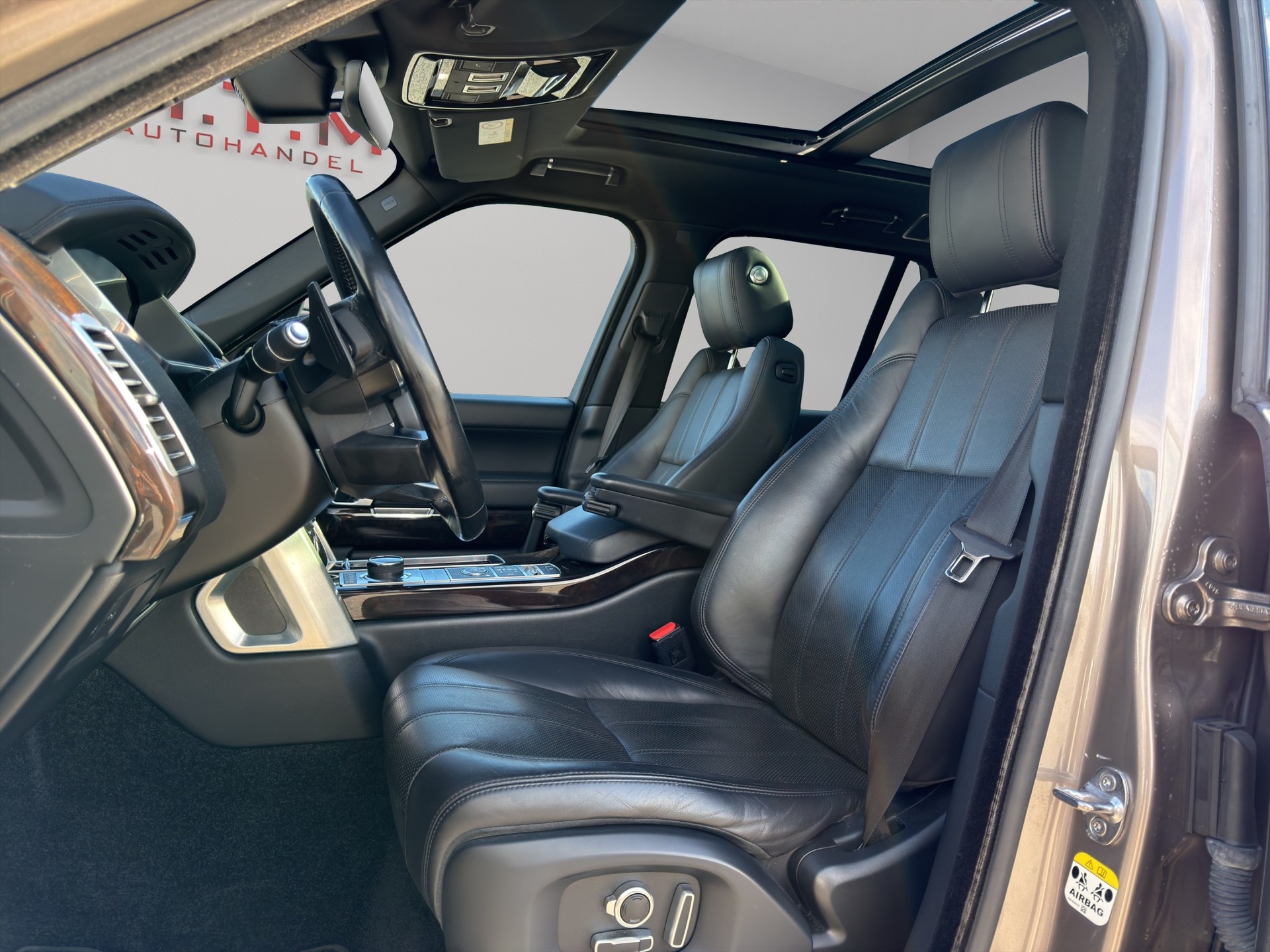 LAND ROVER Range Rover 4.4 SDV8 Vogue Automatic-image-10