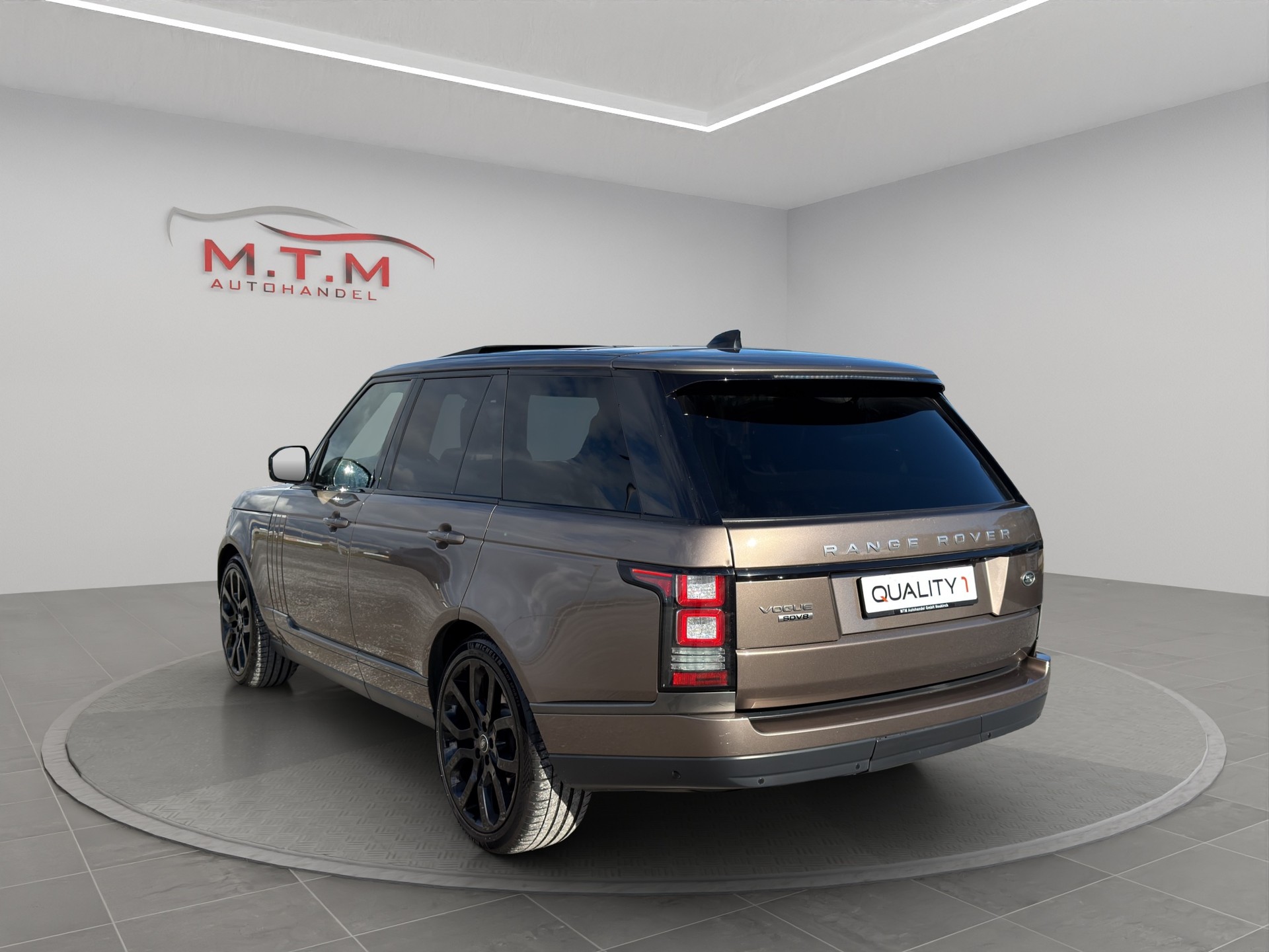 LAND ROVER Range Rover 4.4 SDV8 Vogue Automatic-image-6