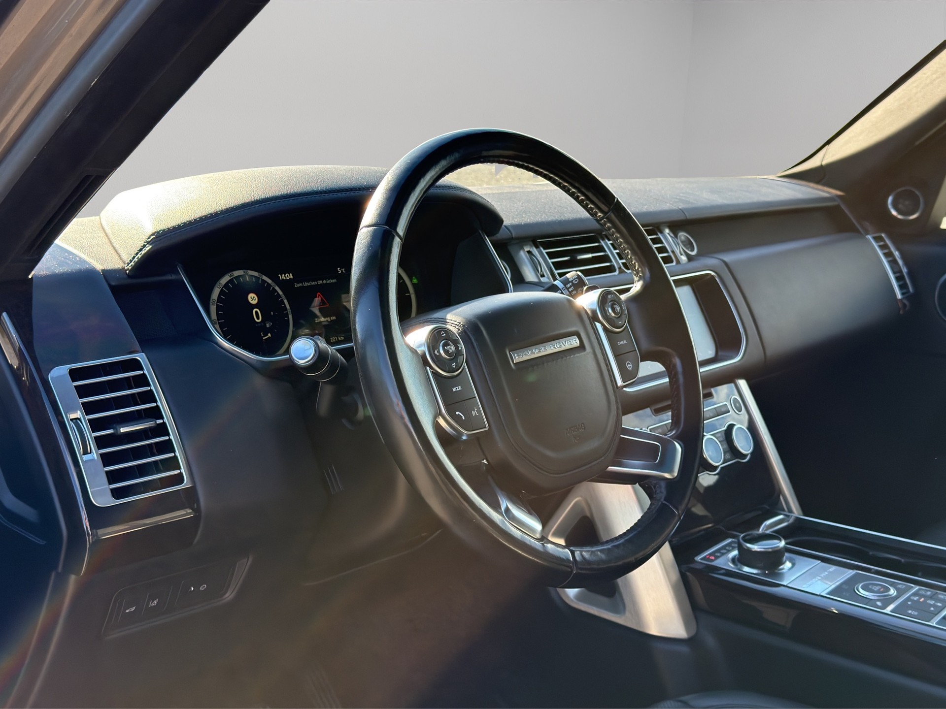 LAND ROVER Range Rover 4.4 SDV8 Vogue Automatic-image-11
