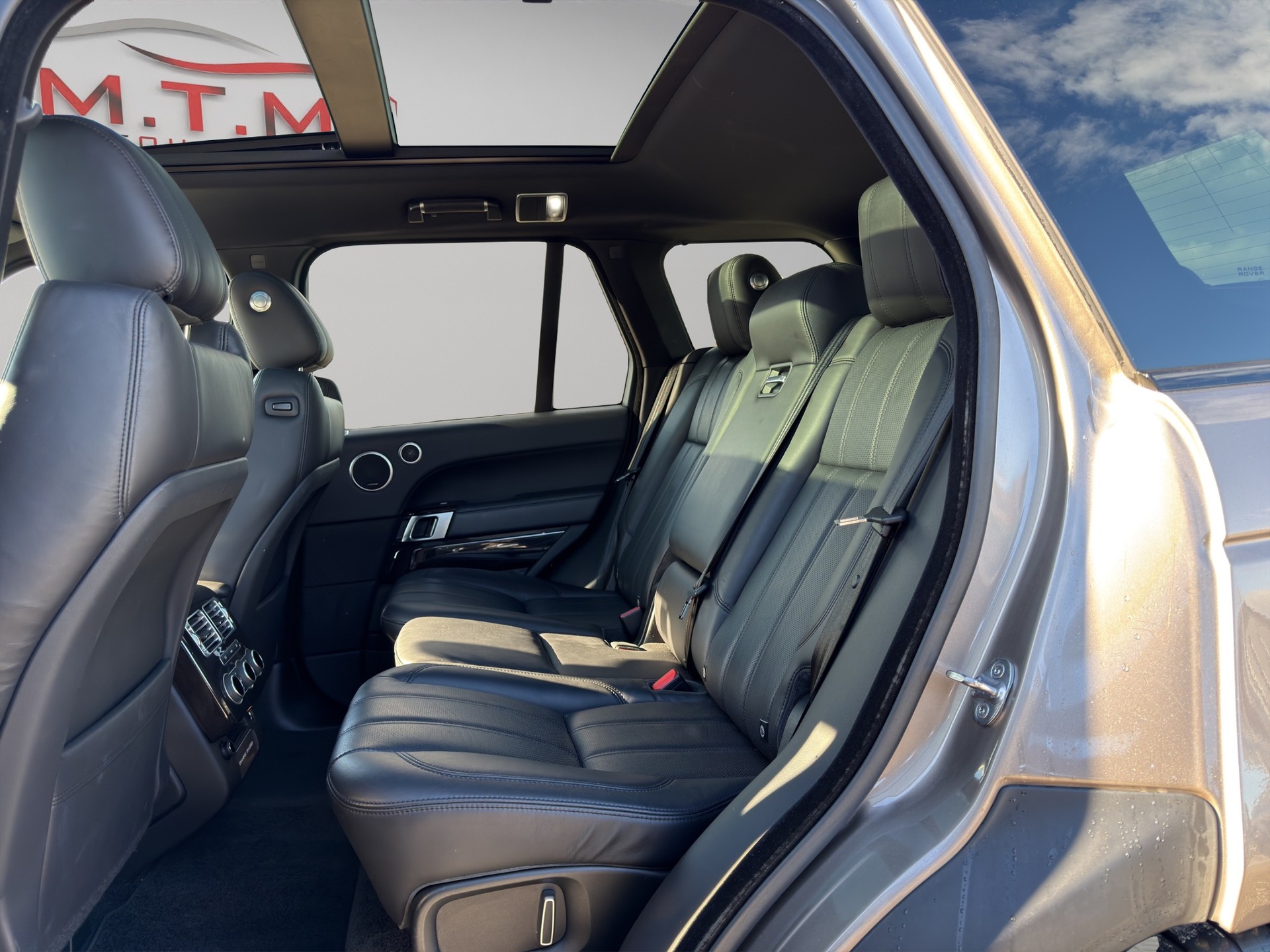 LAND ROVER Range Rover 4.4 SDV8 Vogue Automatic-image-12
