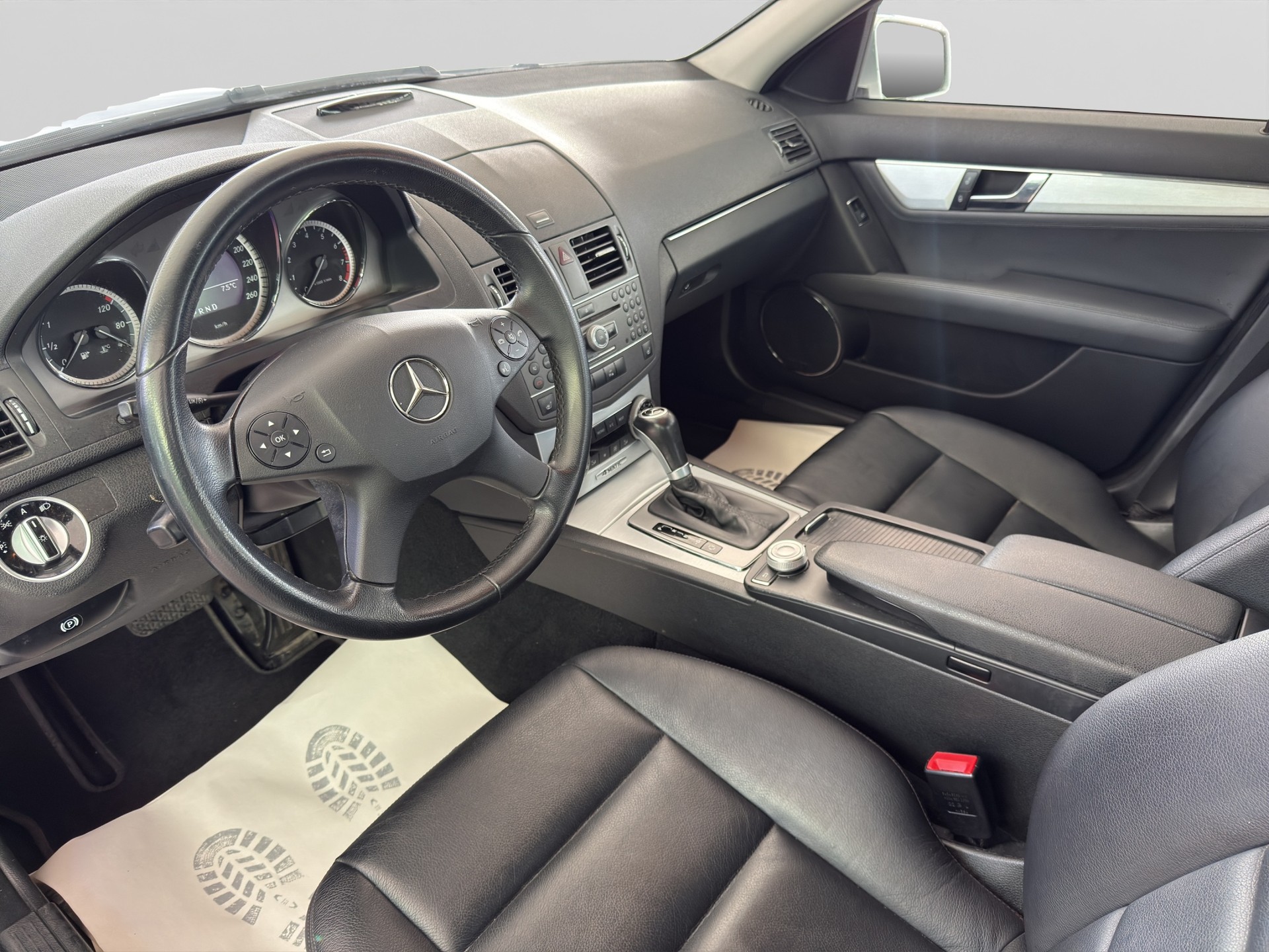 MERCEDES-BENZ C 350 Avantgarde 4Matic 7G-Tronic-image-7