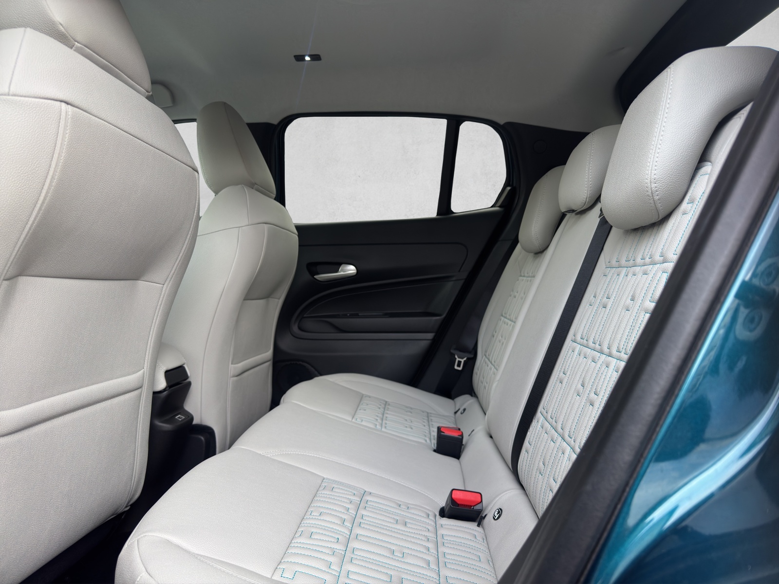 FIAT 600 1.2 Hybrid La Prima-image-10