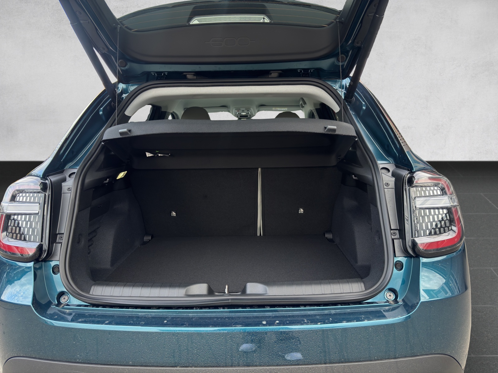 FIAT 600 1.2 Hybrid La Prima-image-11