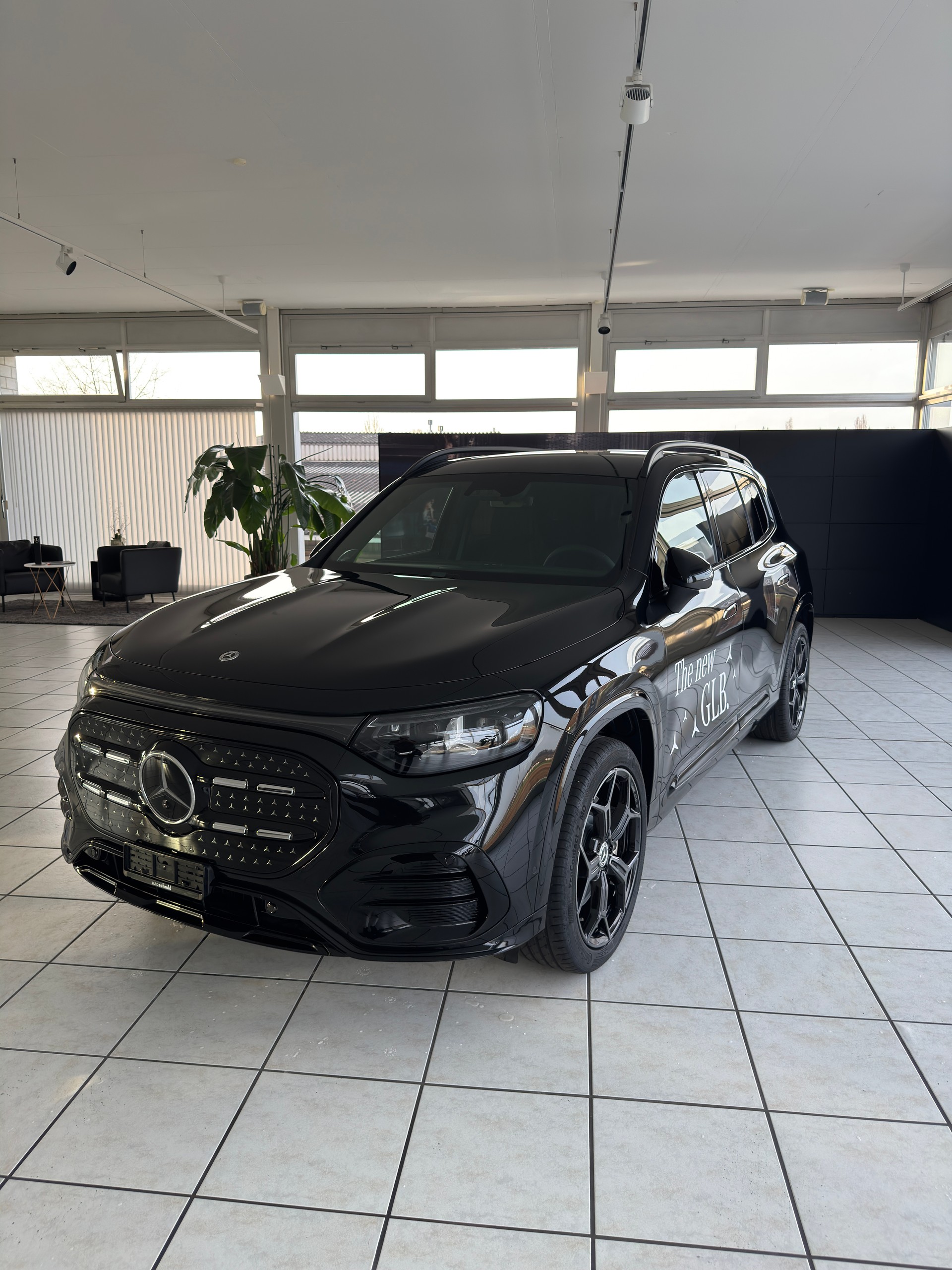 MERCEDES-BENZ GLB 350 4MATIC EQ-showroom-element-3