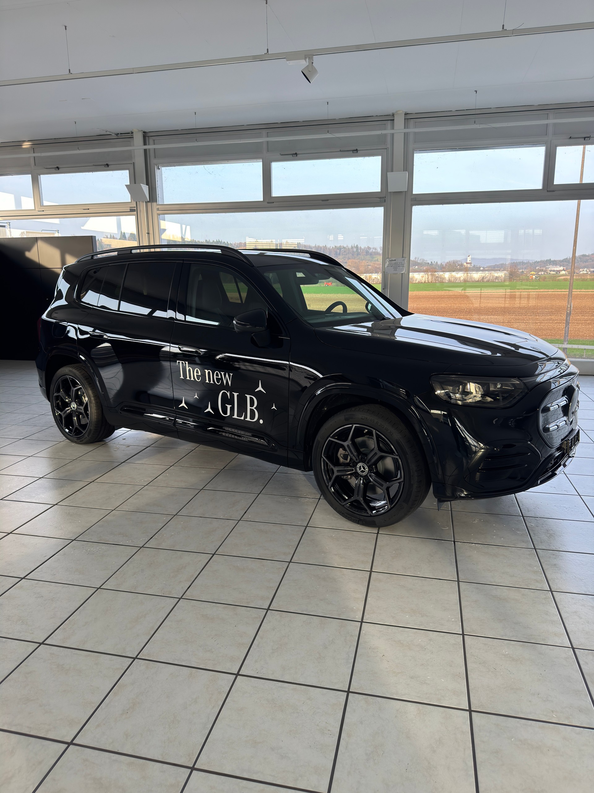 MERCEDES-BENZ GLB 350 4MATIC EQ-showroom-element-1