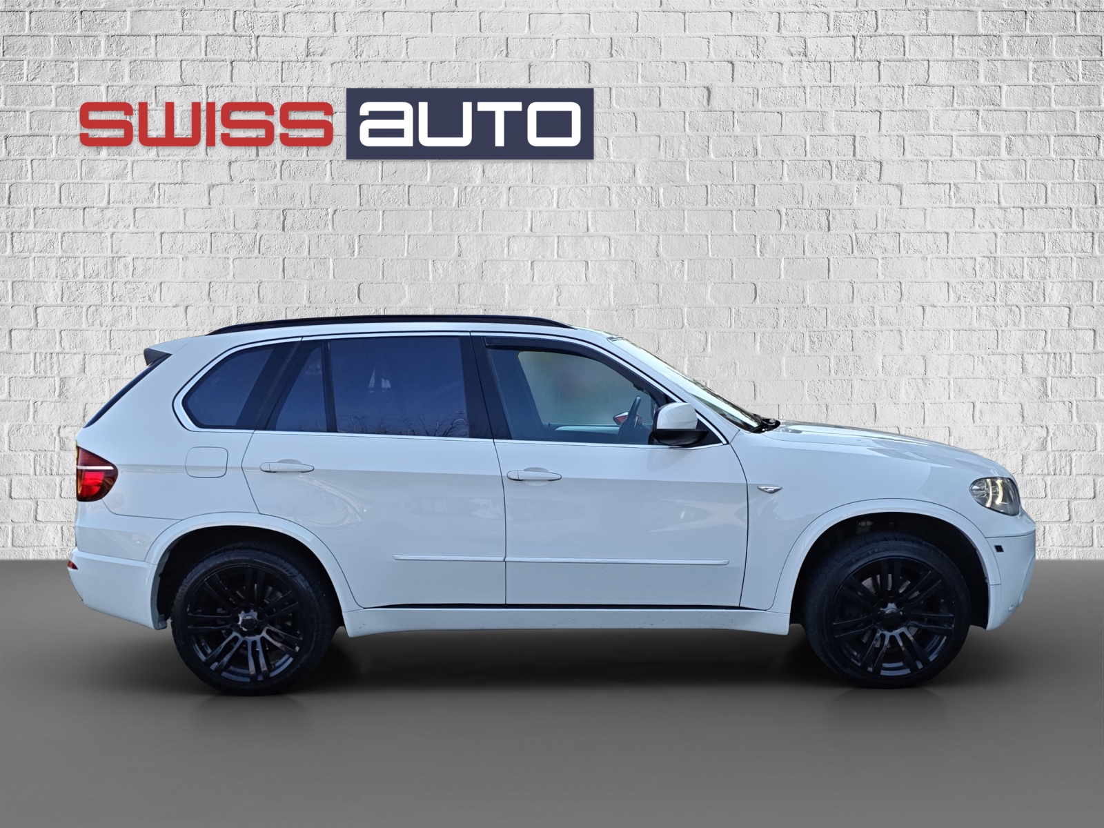 BMW X5 xDrive 40d Steptronic M-Sportpaket-showroom-element-3